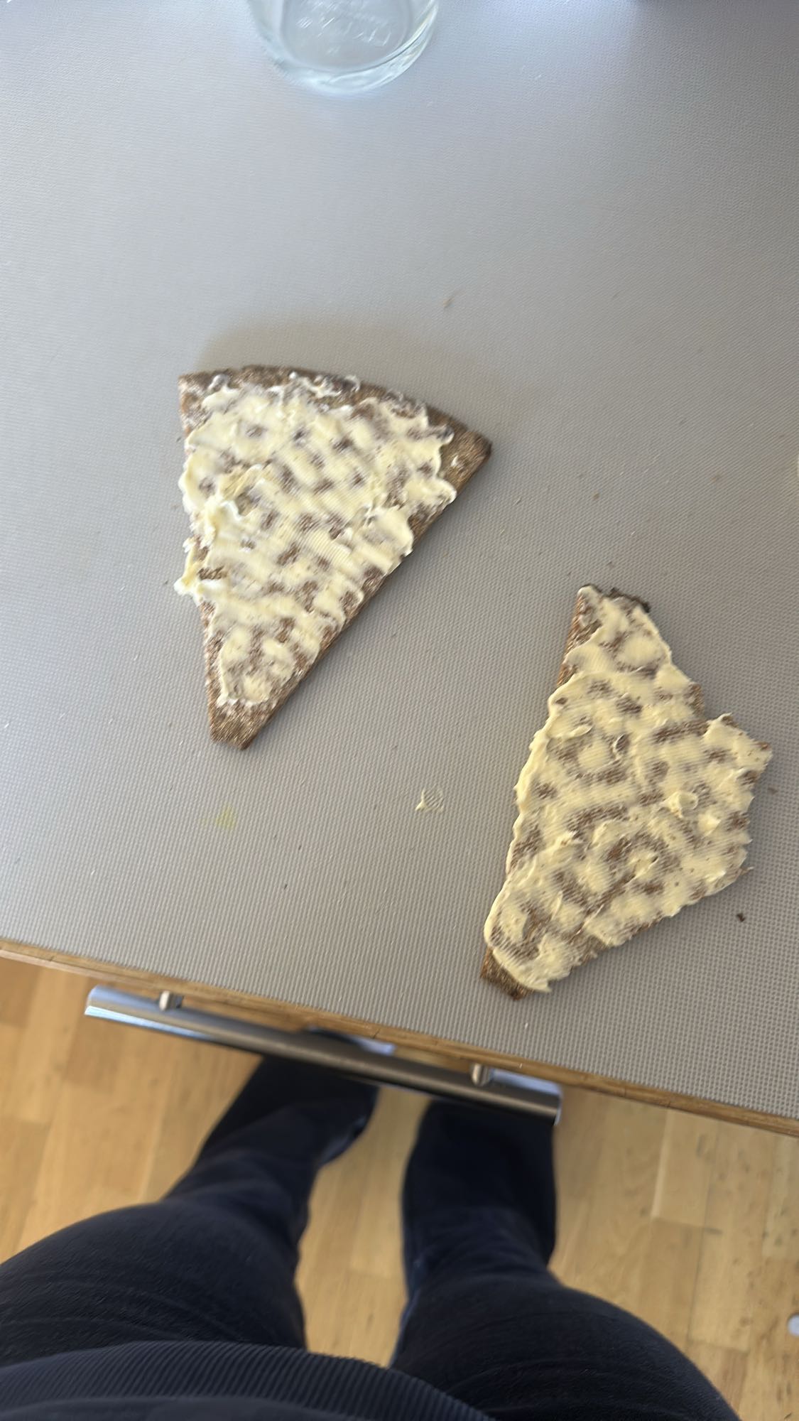 Knäckebröd med smör