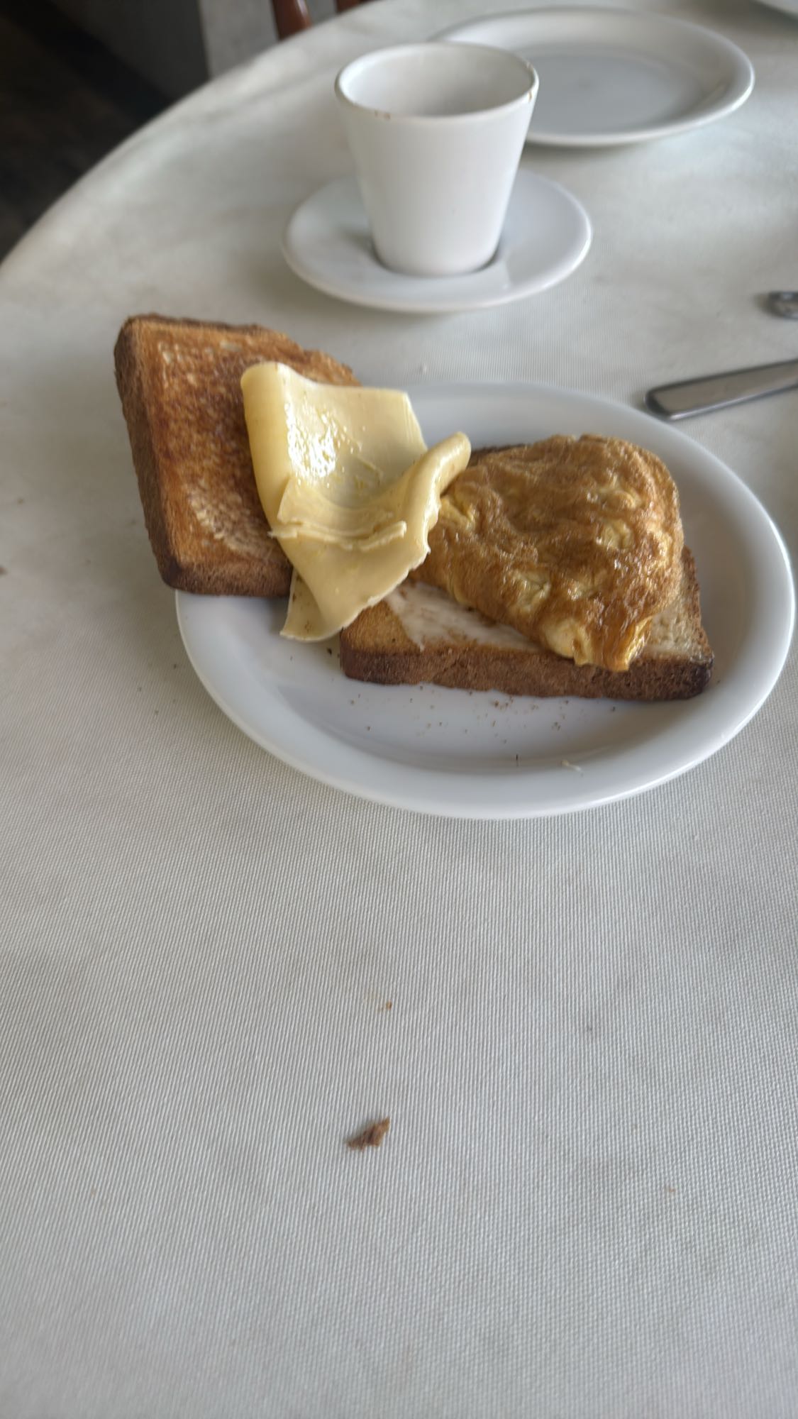 Torradas com omelete