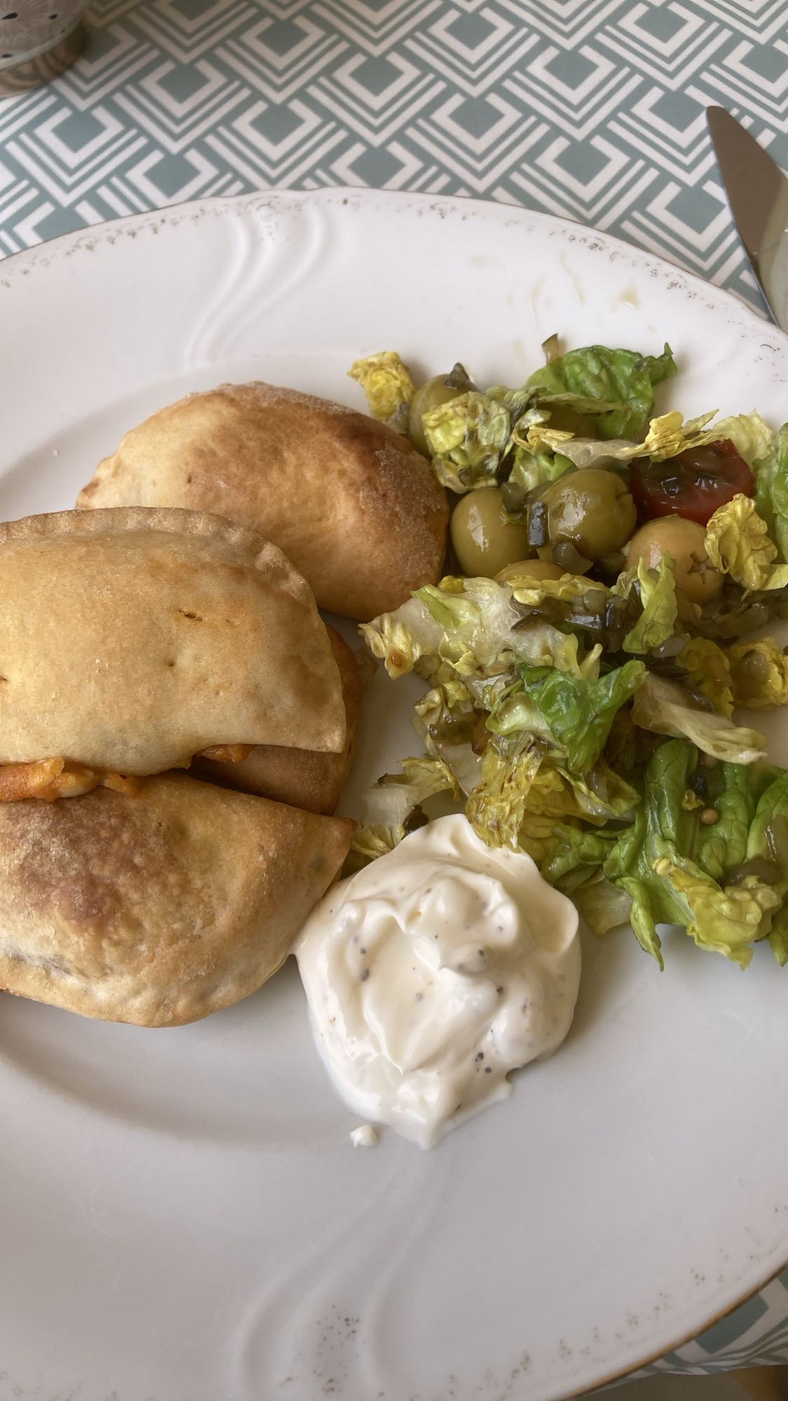 Empanador med sallad