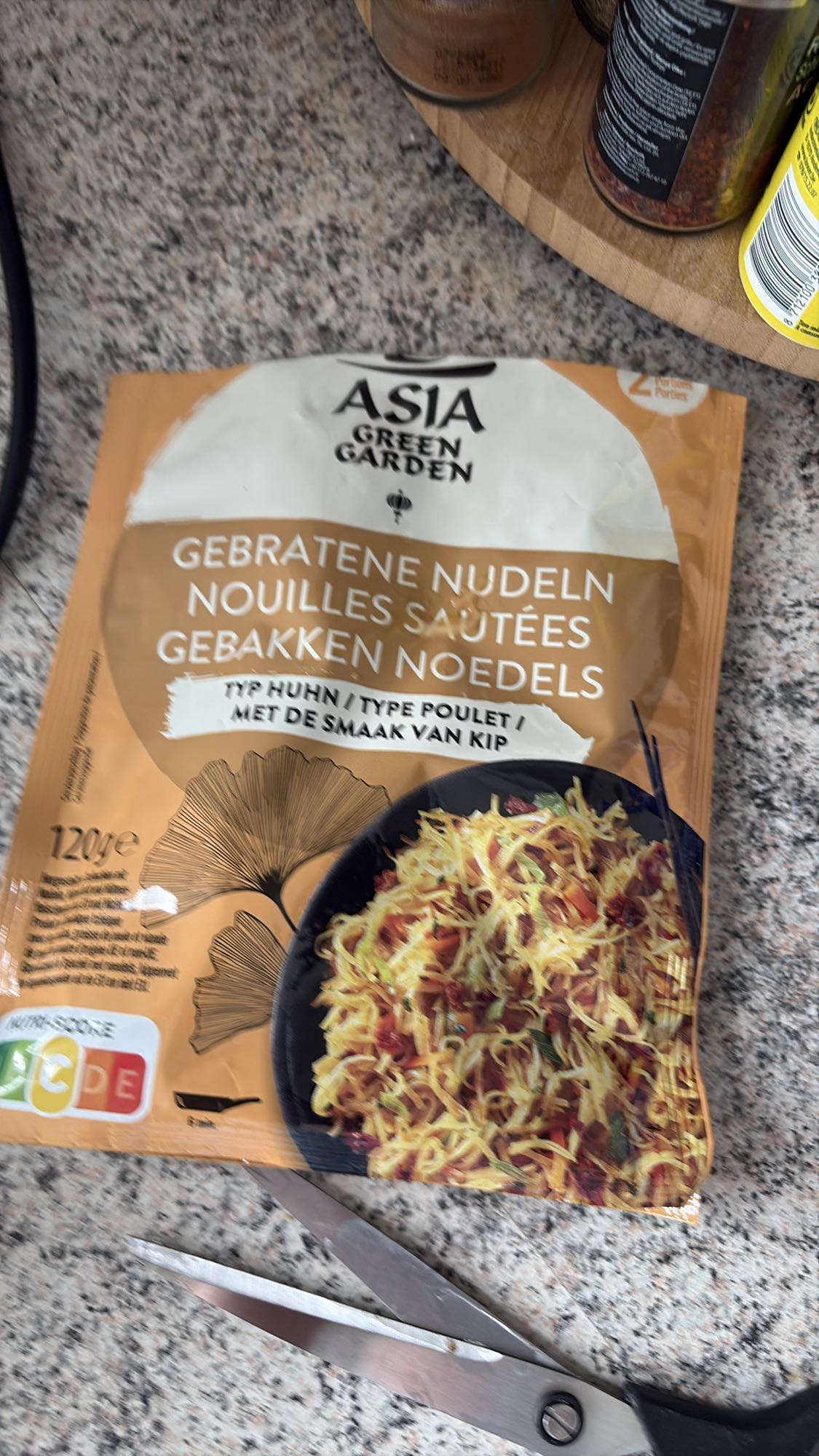 Gebakken noedels kip