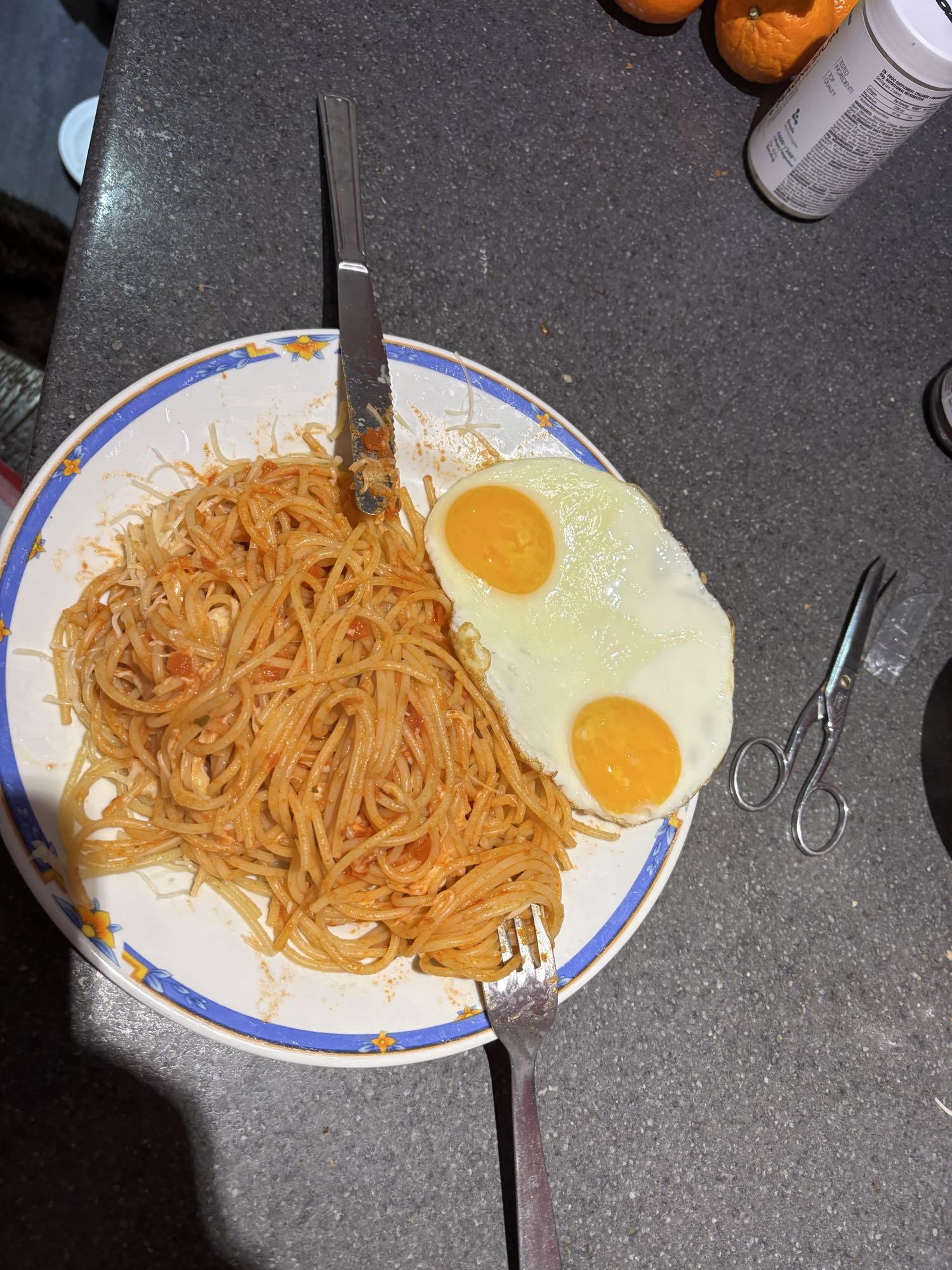 Spaghetti aux oeufs et gruyère