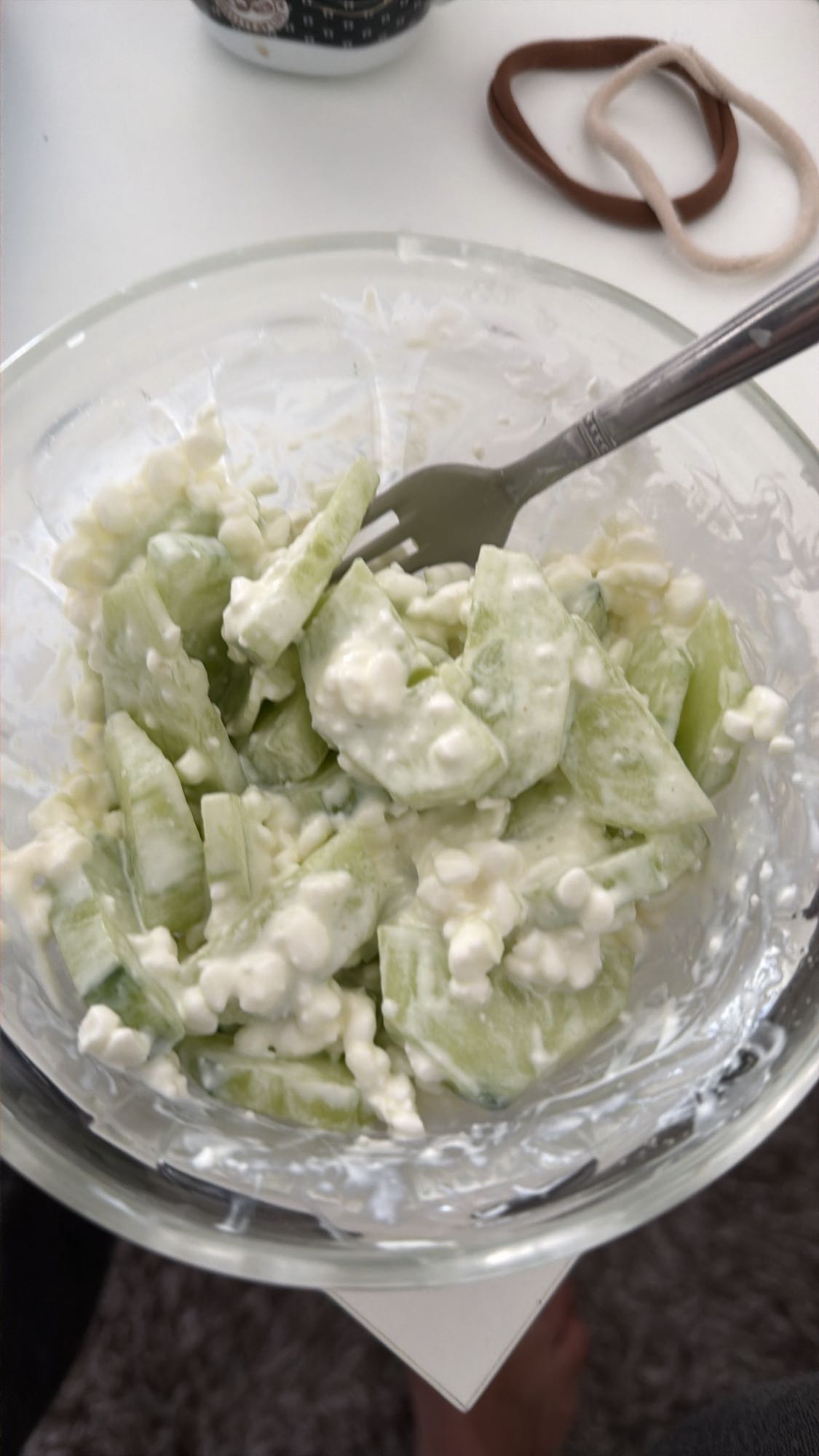 Gurkensalat mit Hüttenkäse