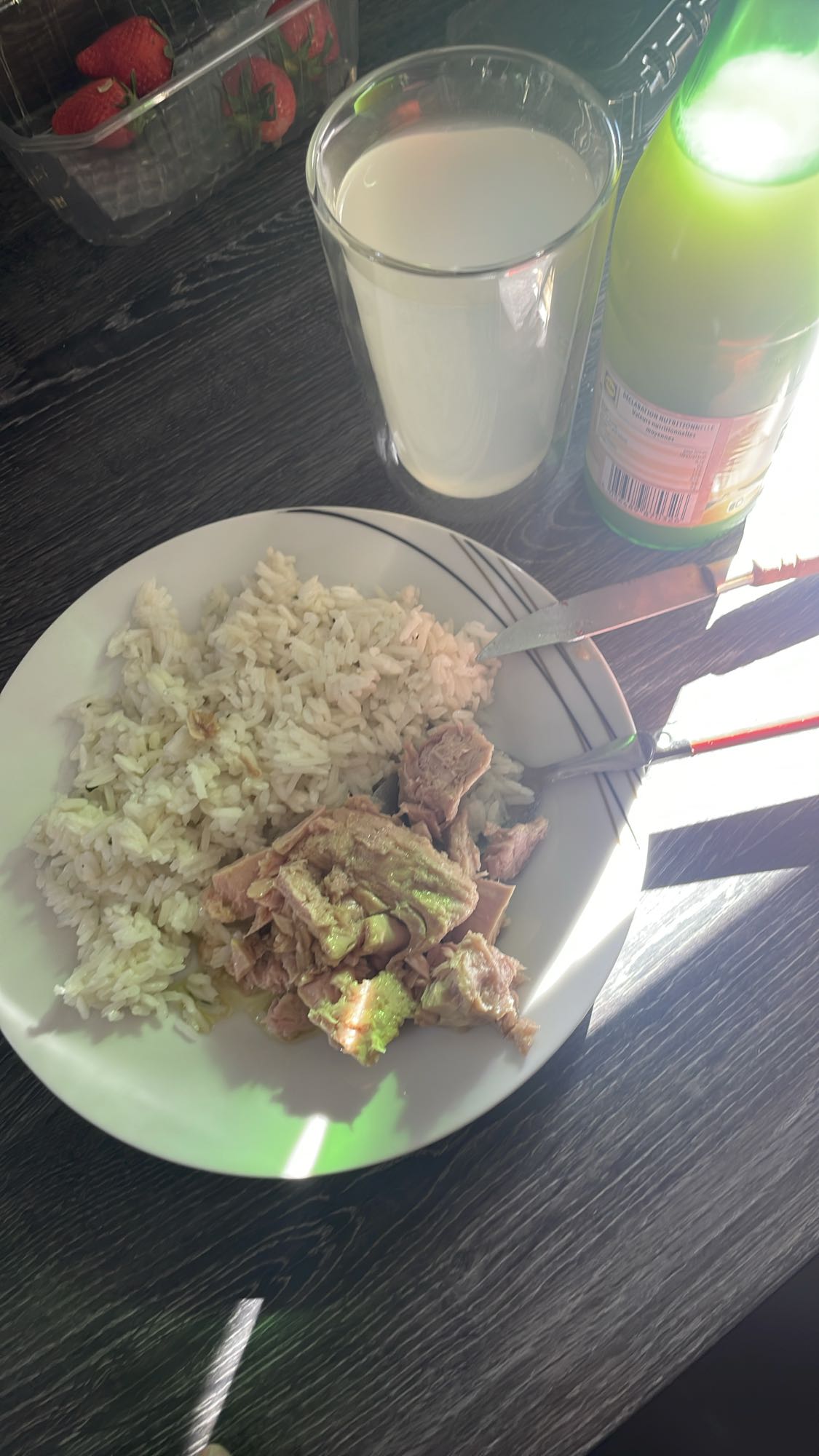 Riz thon et eau citronnée