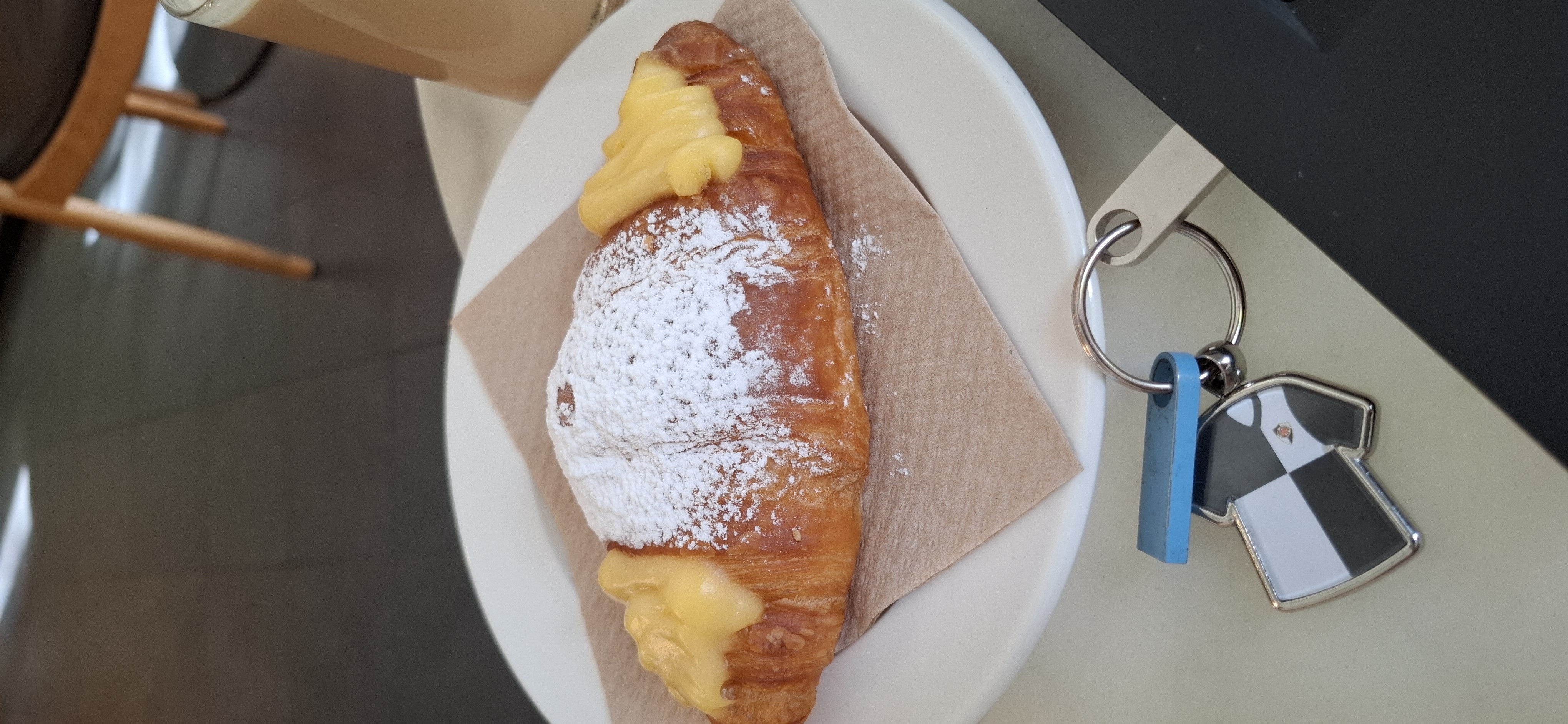 croissant con crema