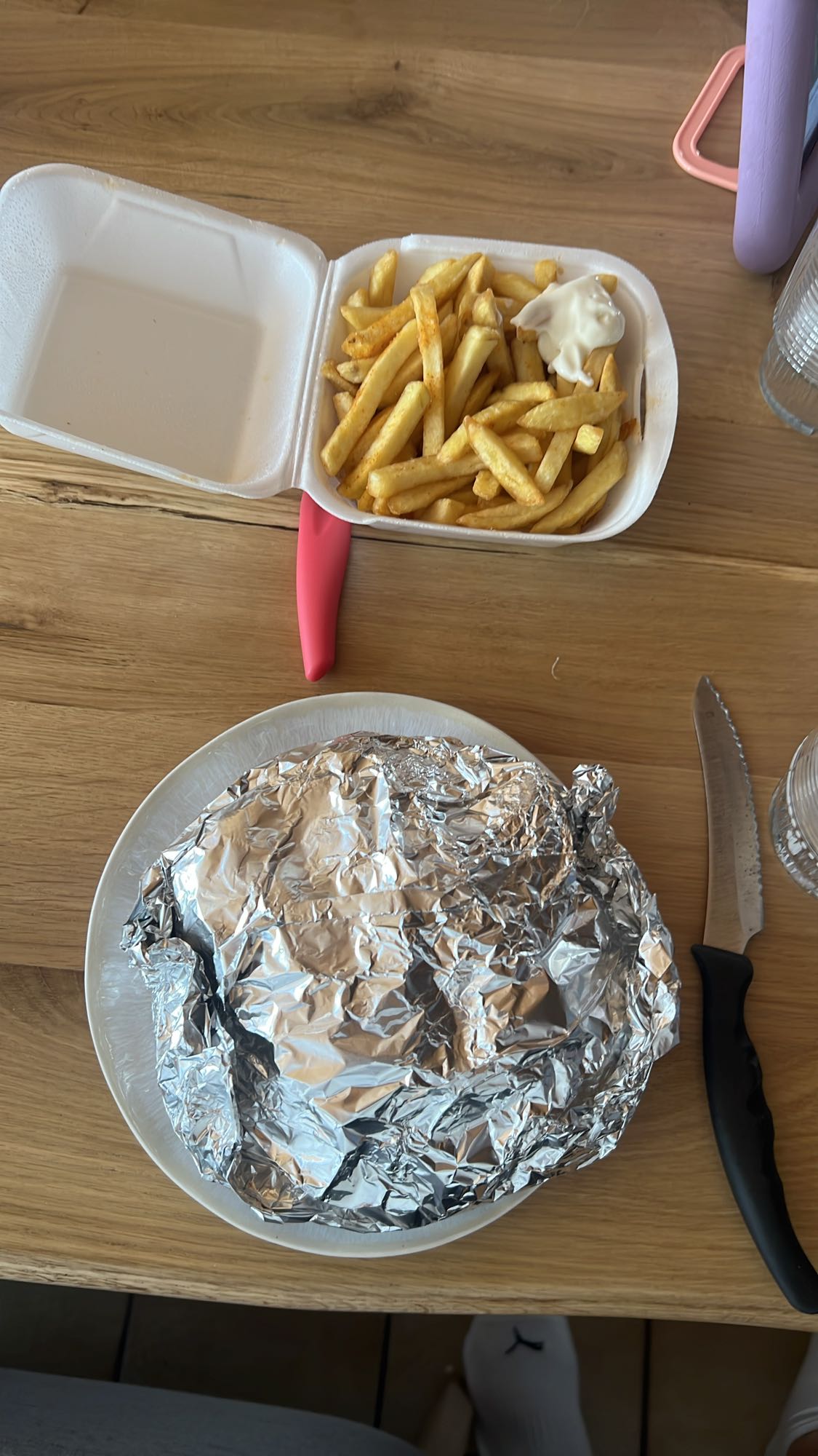 Pommes mit Mayonnaise