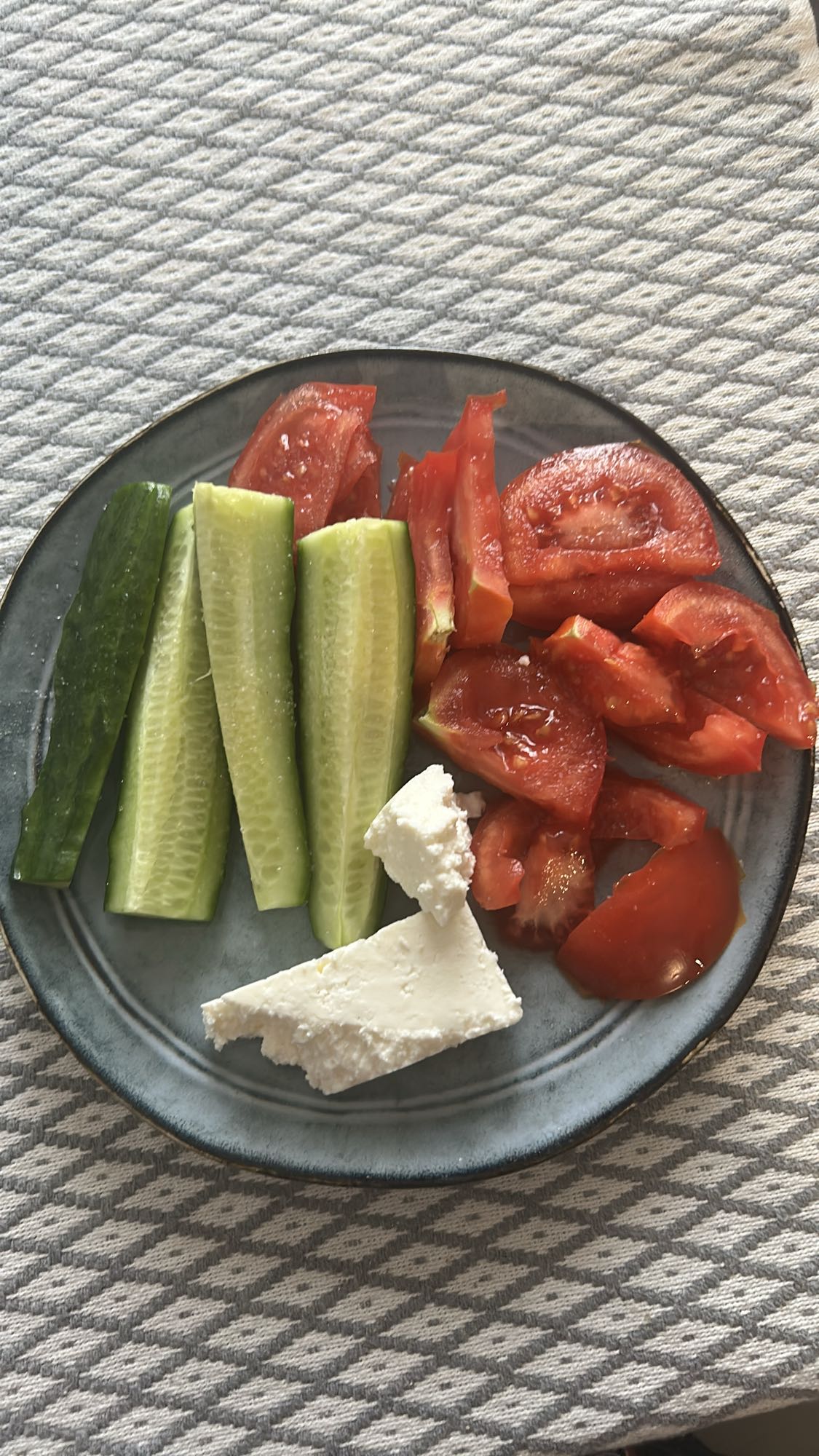 Salată cu brânză