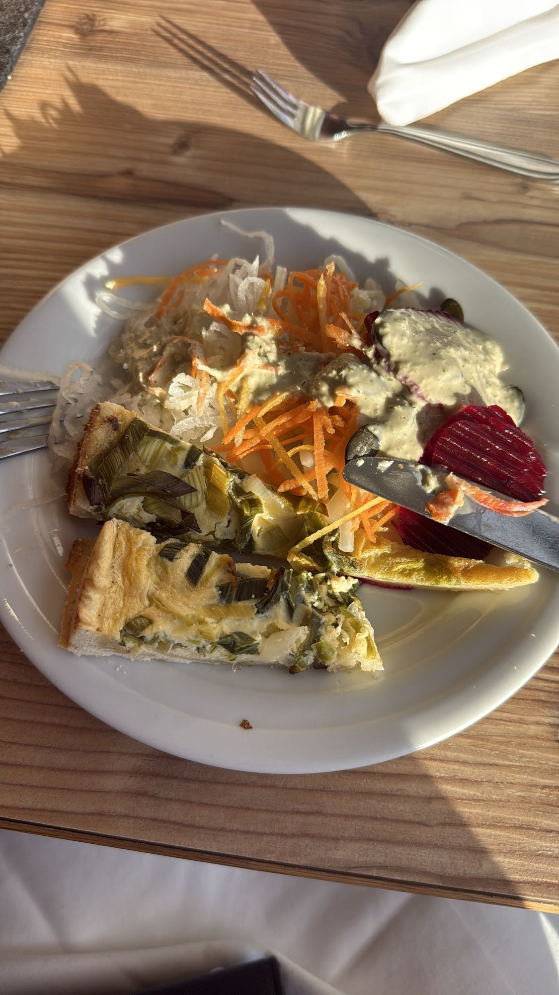 Preitaart met salade