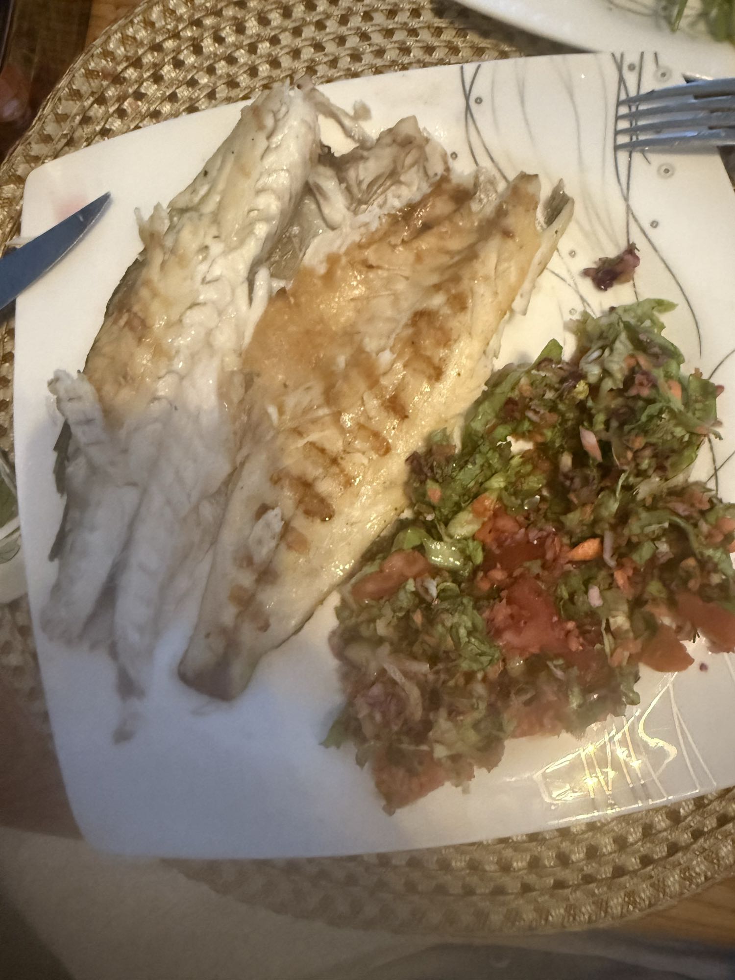 Izgara tavuk ve salata
