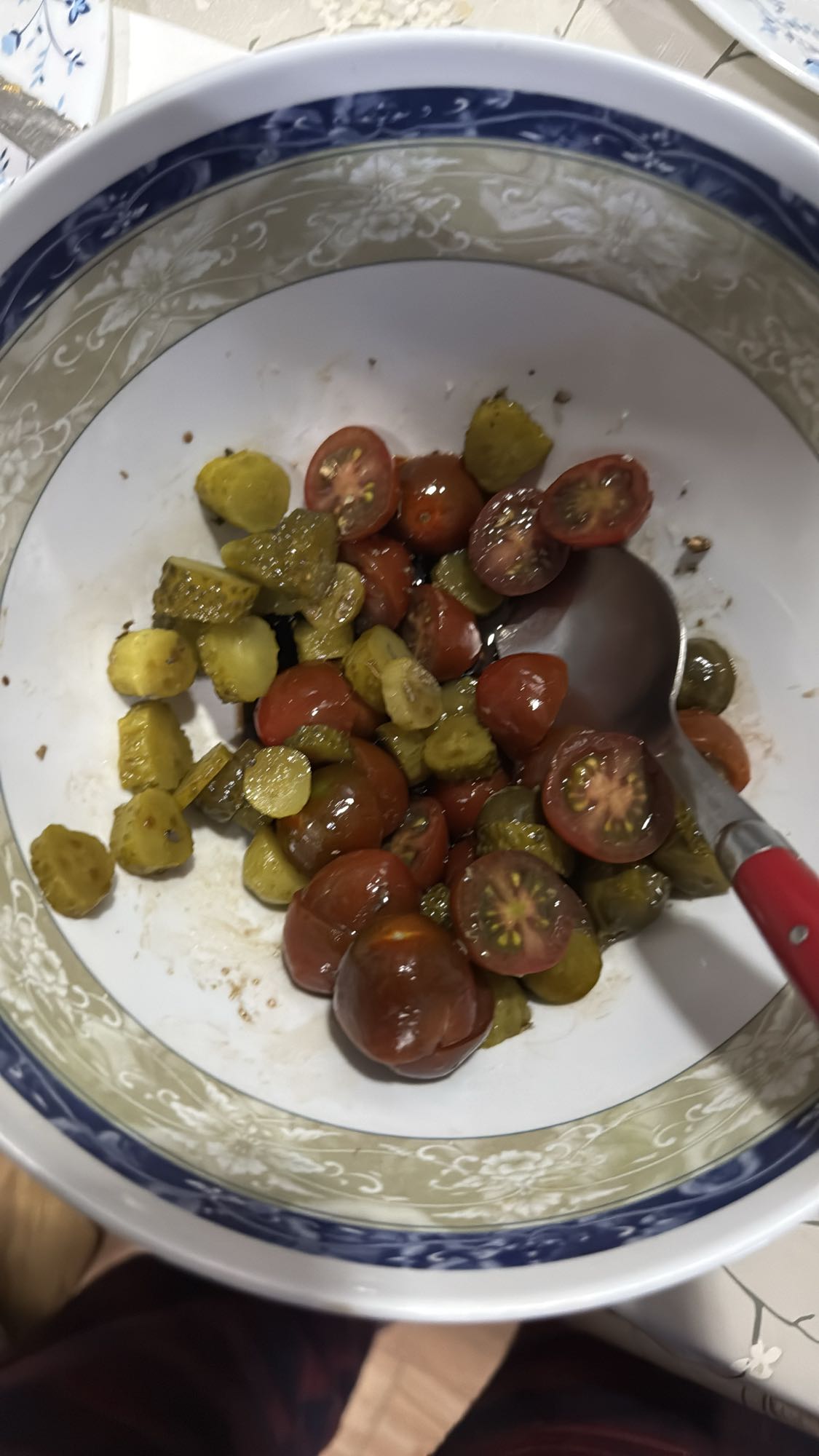 ensalada de tomate y pepino