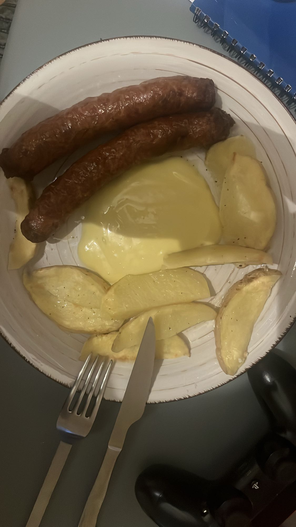 salchichas con patatas