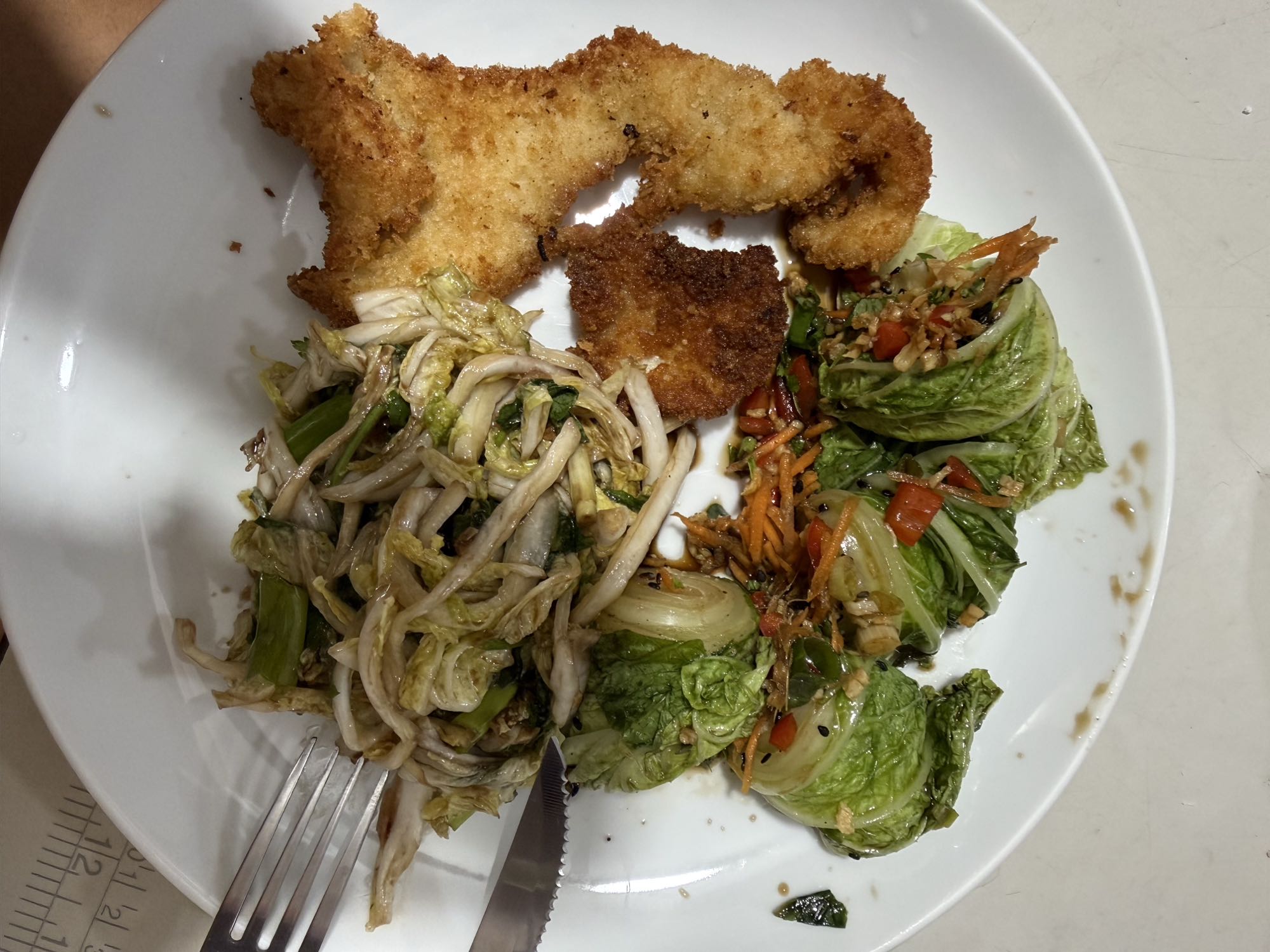 Frango empanado com legumes