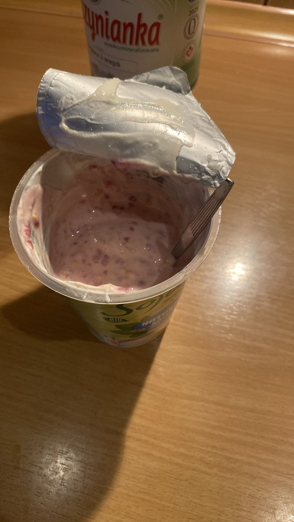Jogurt z owocami