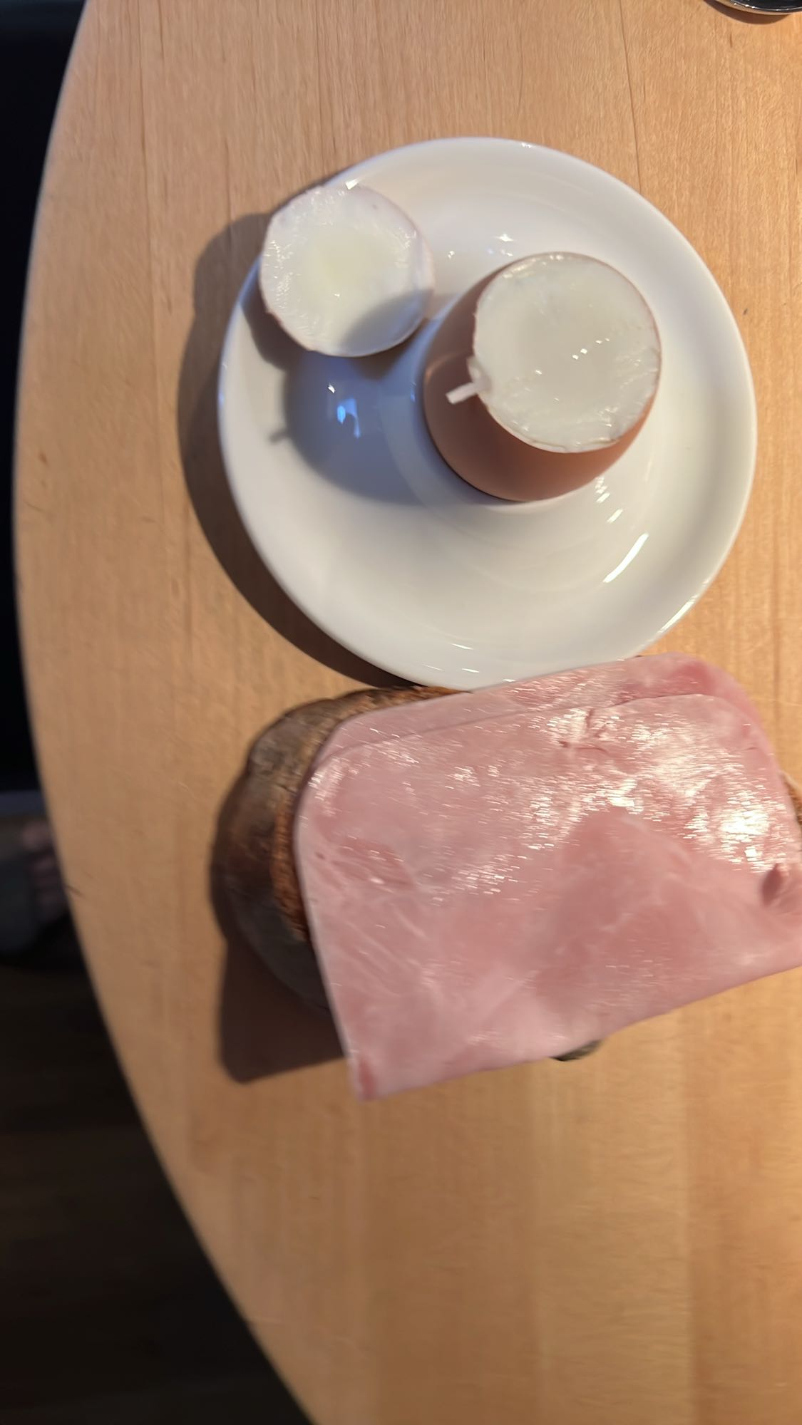 Ei mit Schinkenbrot