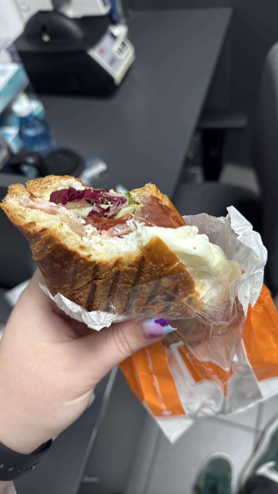 Sandviș cu prosciutto