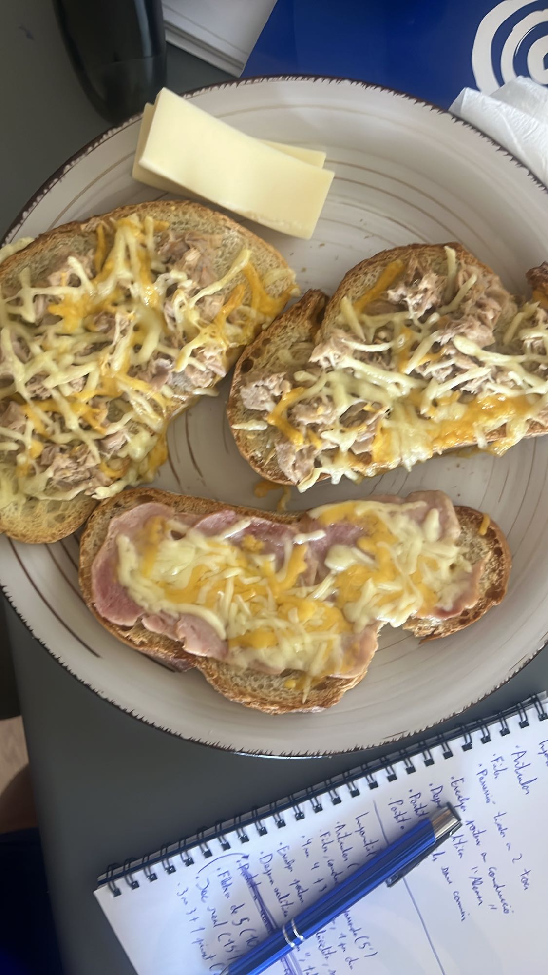 tostadas con atun y jamon
