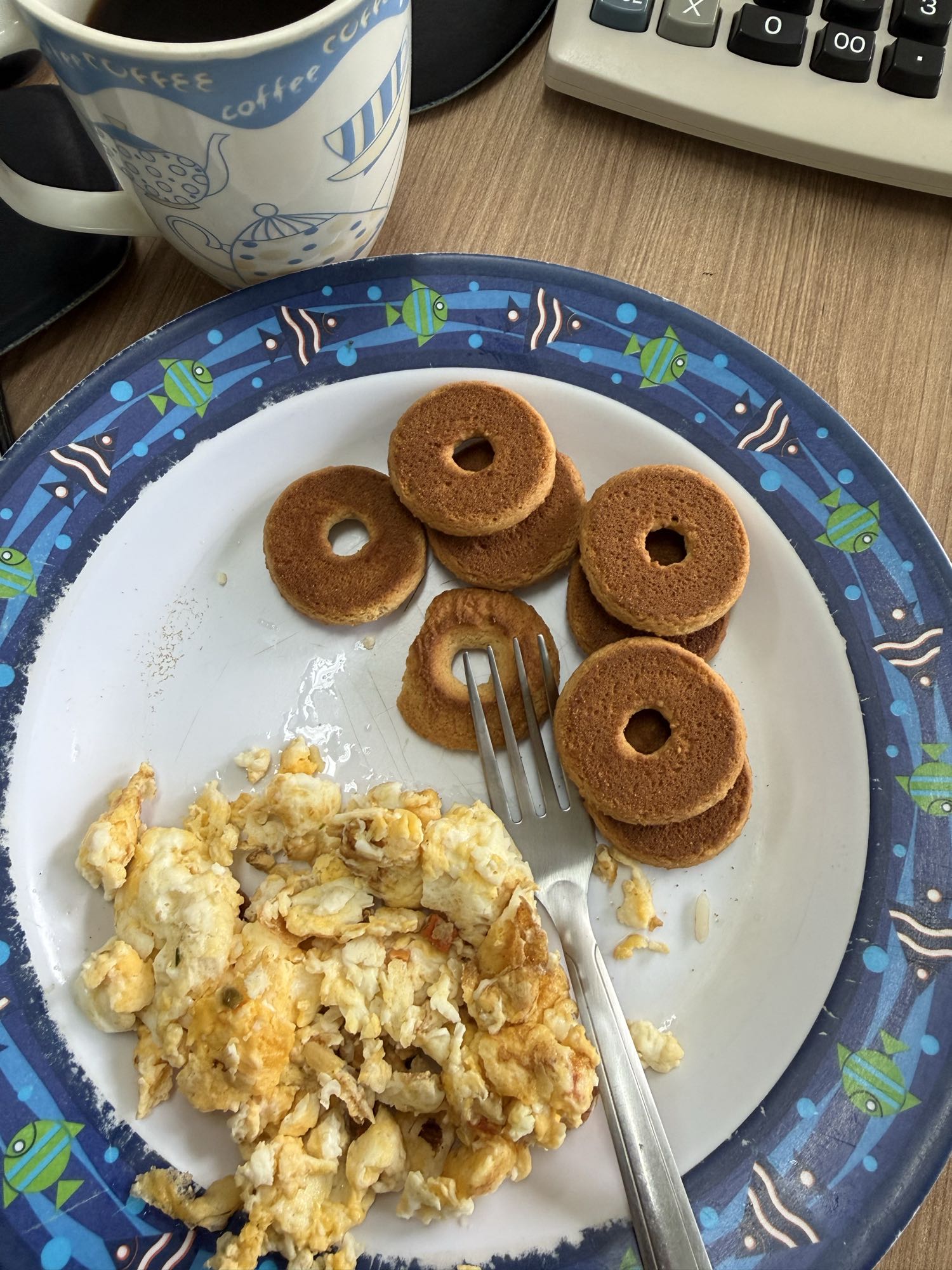 ovos mexidos com rosquinhas