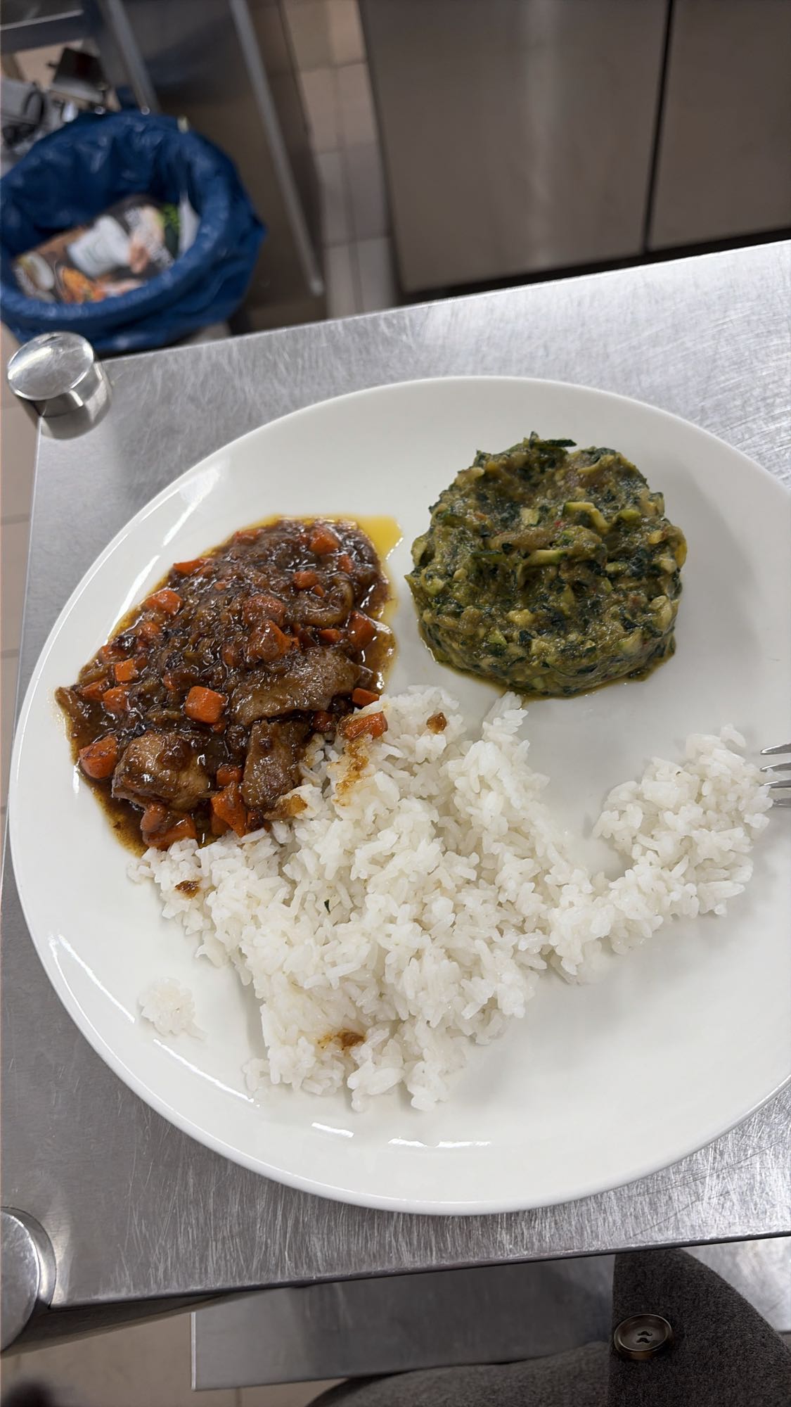 Рис с мясом и шпинатом