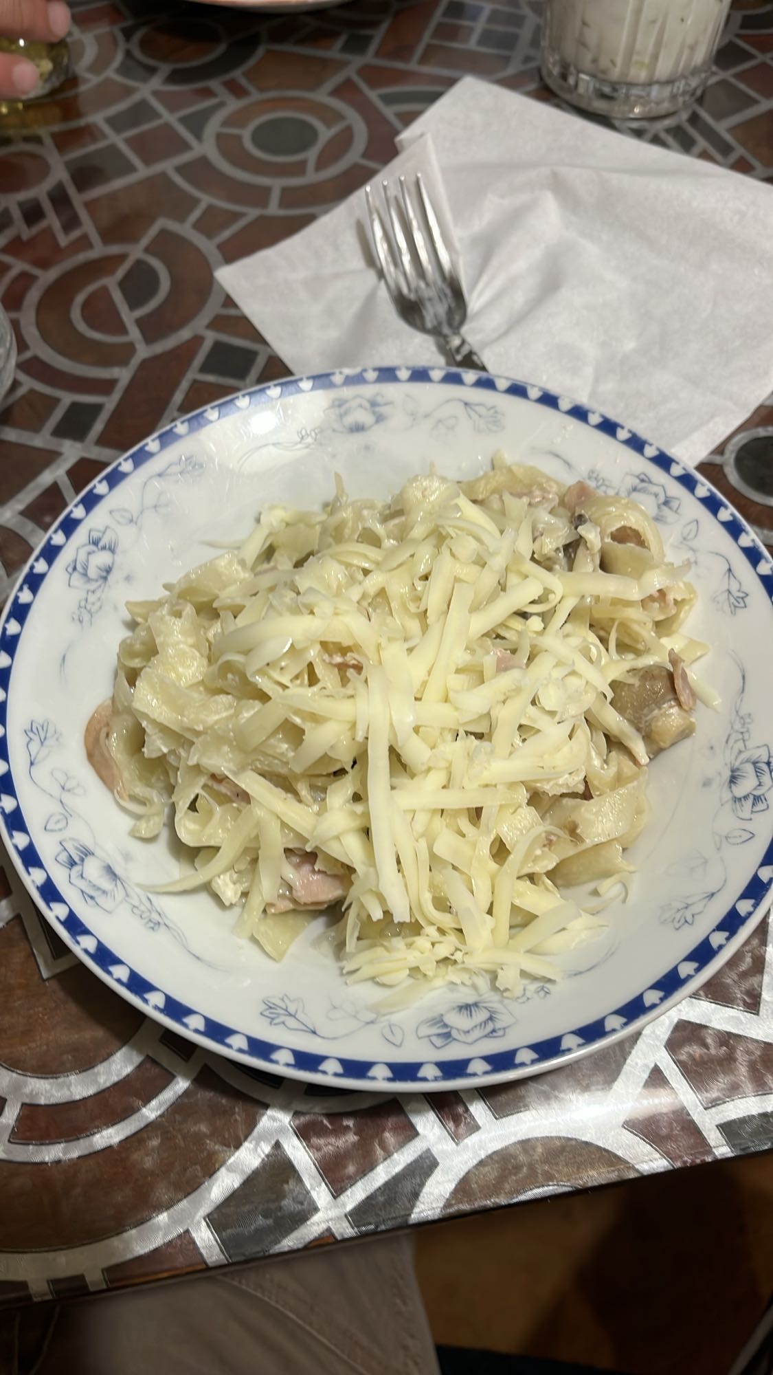 Паста със сирене и шунка