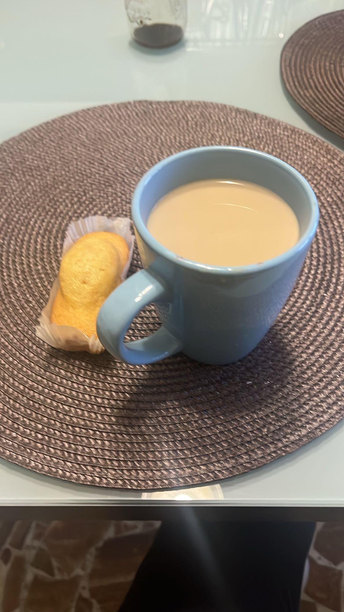 Caffellatte e plum-cake Mulino Bianco