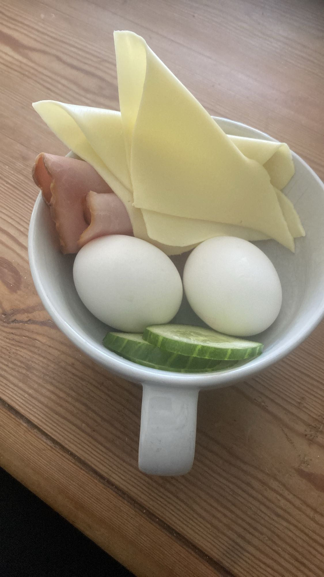 Ägg med ost och skinka