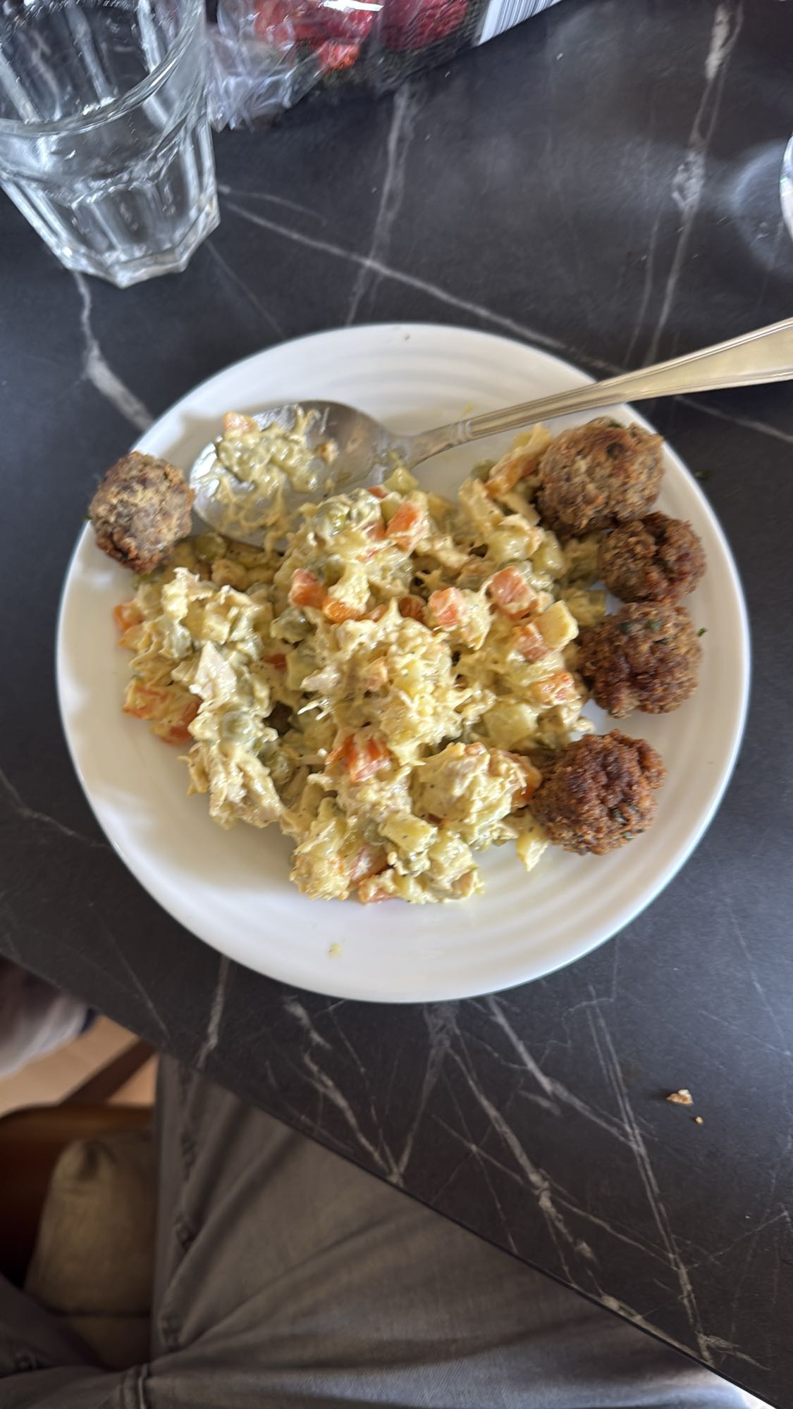 Creamy salad with meatballs