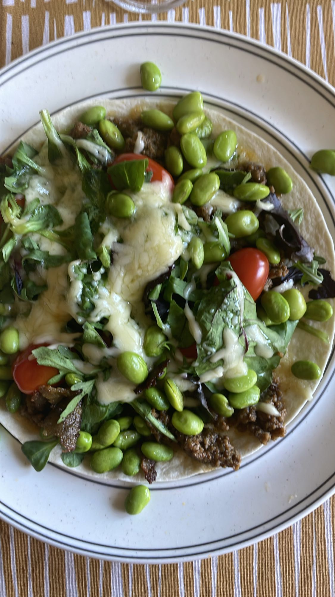 Wrap med edamame och kött