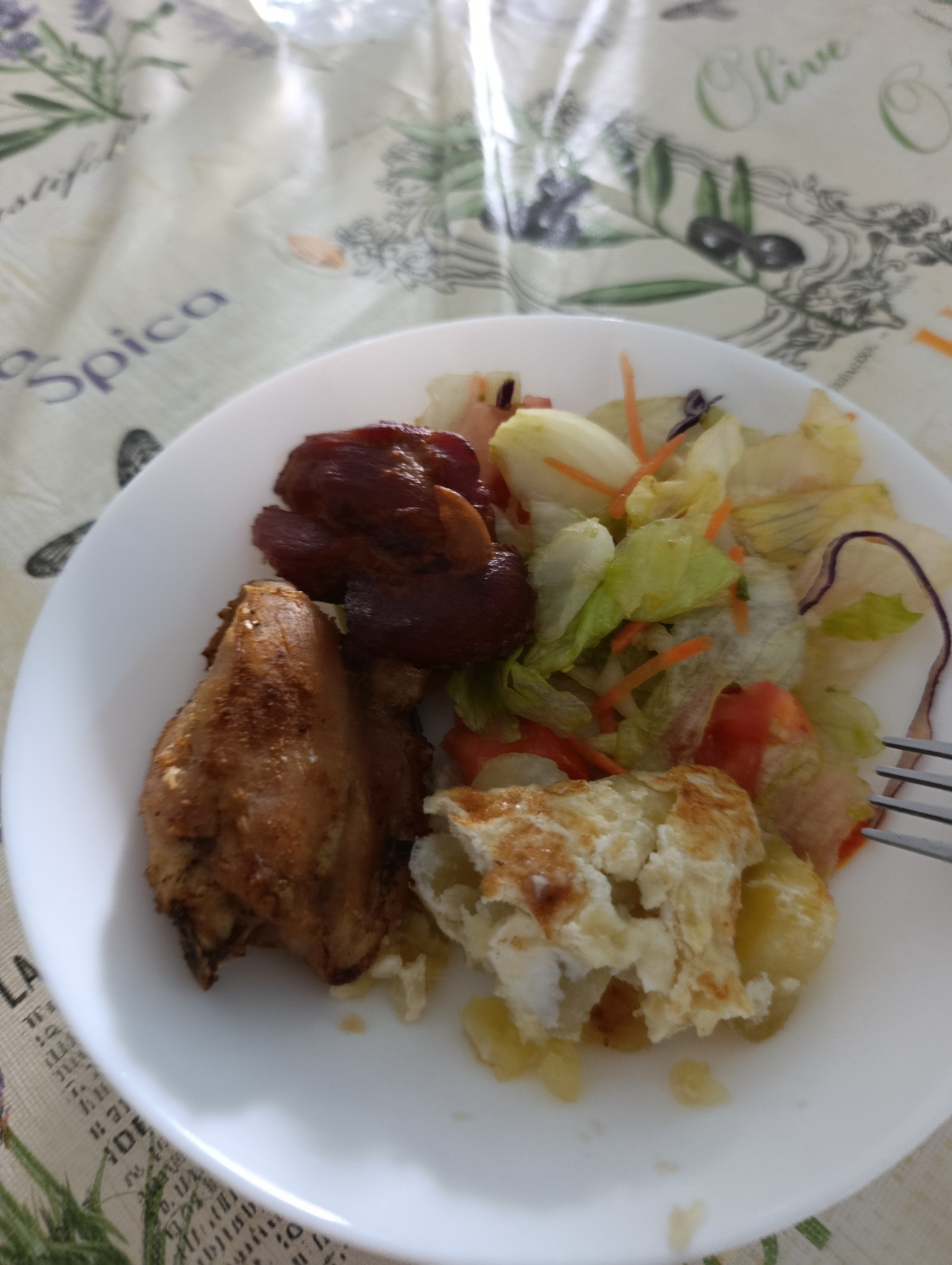 pollo con ensalada