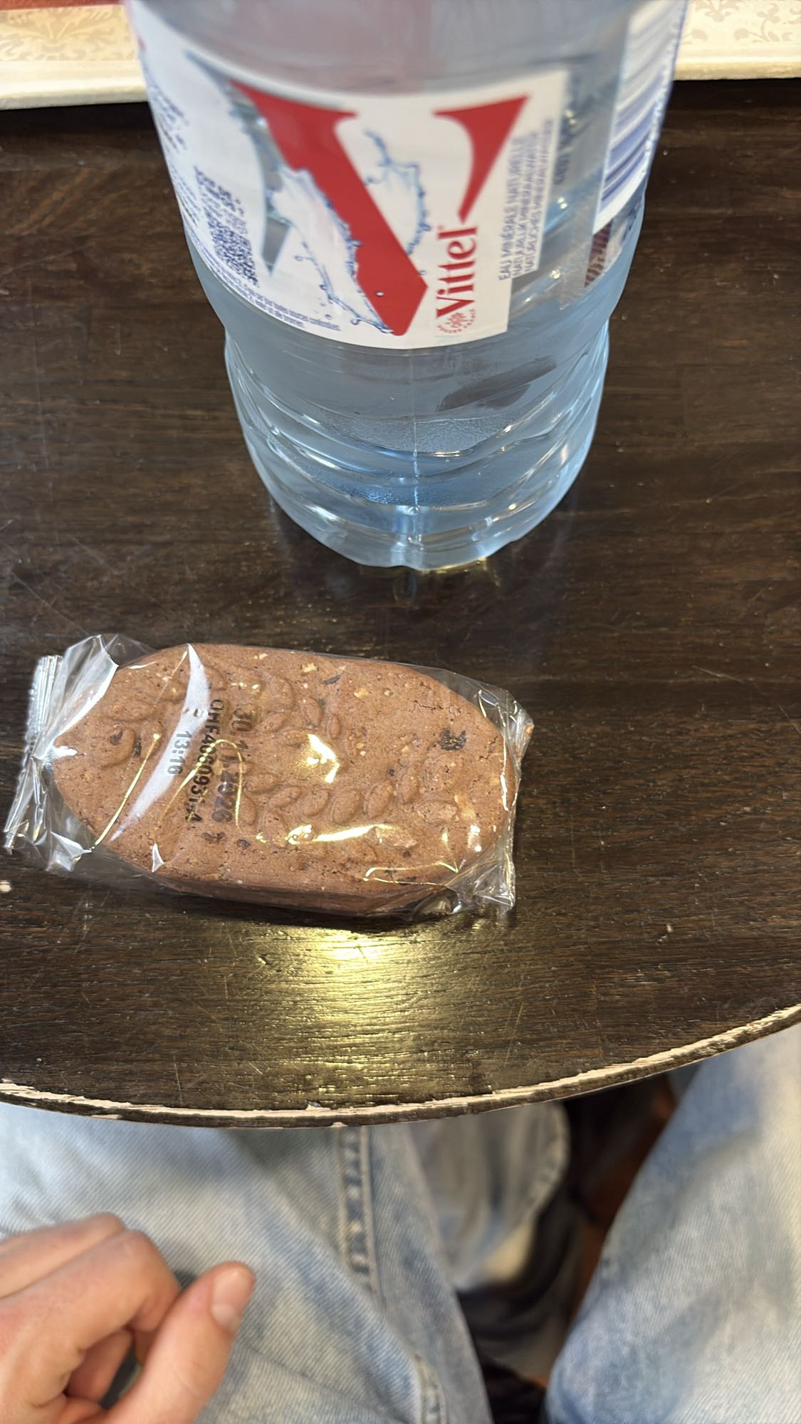 Biscuit chocolat et eau