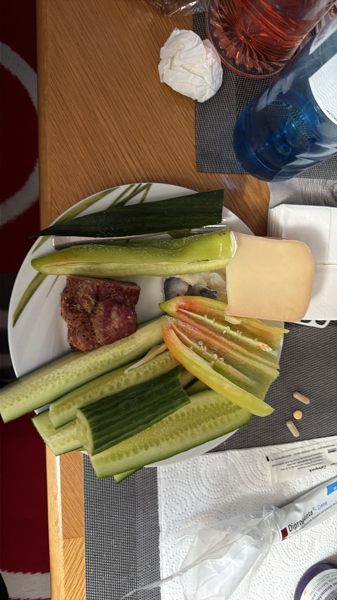 Gemüseteller mit Käse