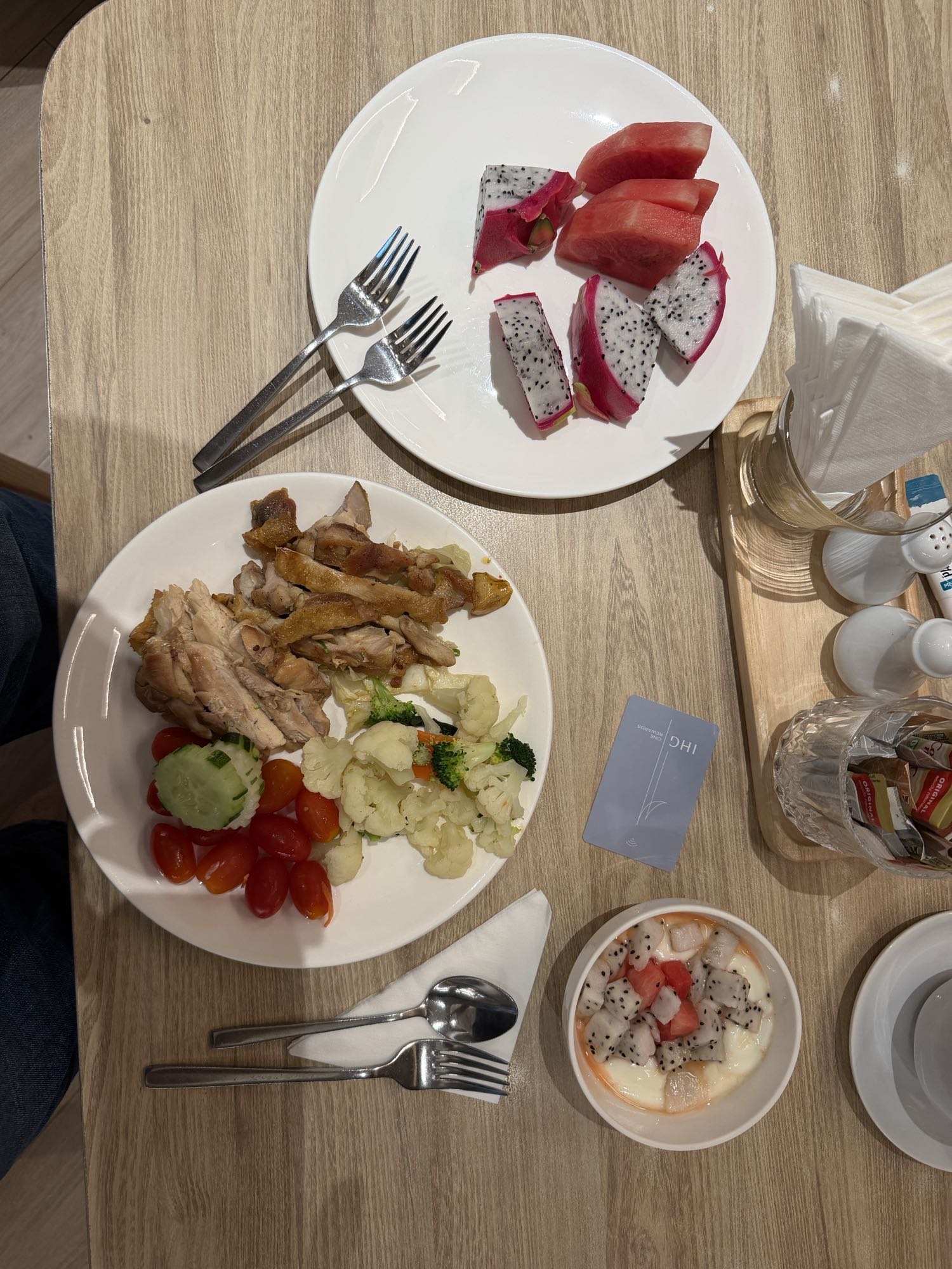 Pasto misto con frutta