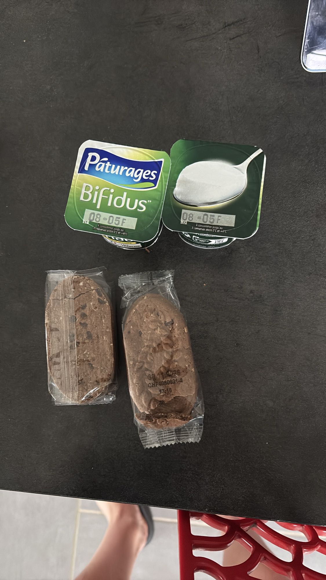 Goûter yaourt et gâteaux