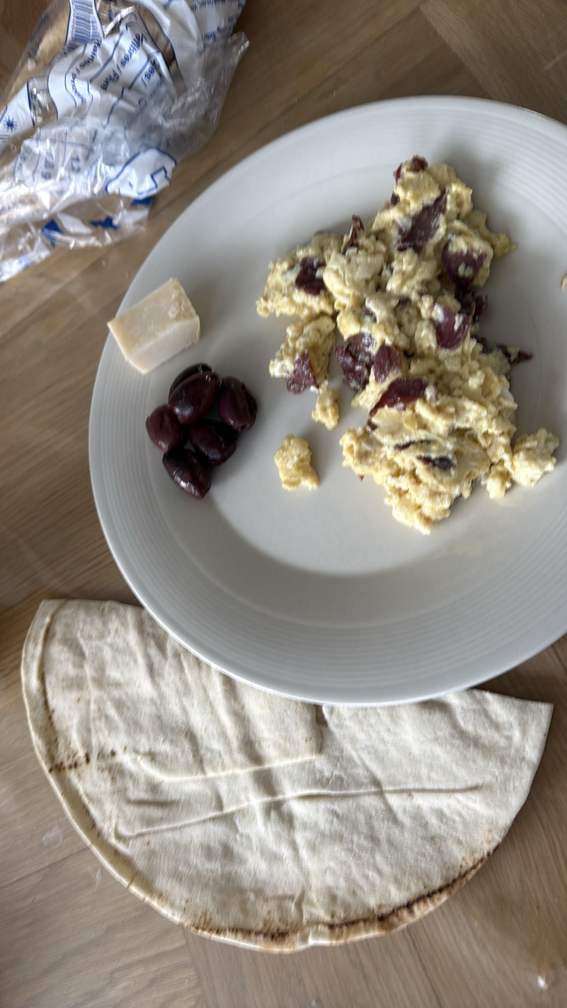 Eggs Sausage Pita Plate