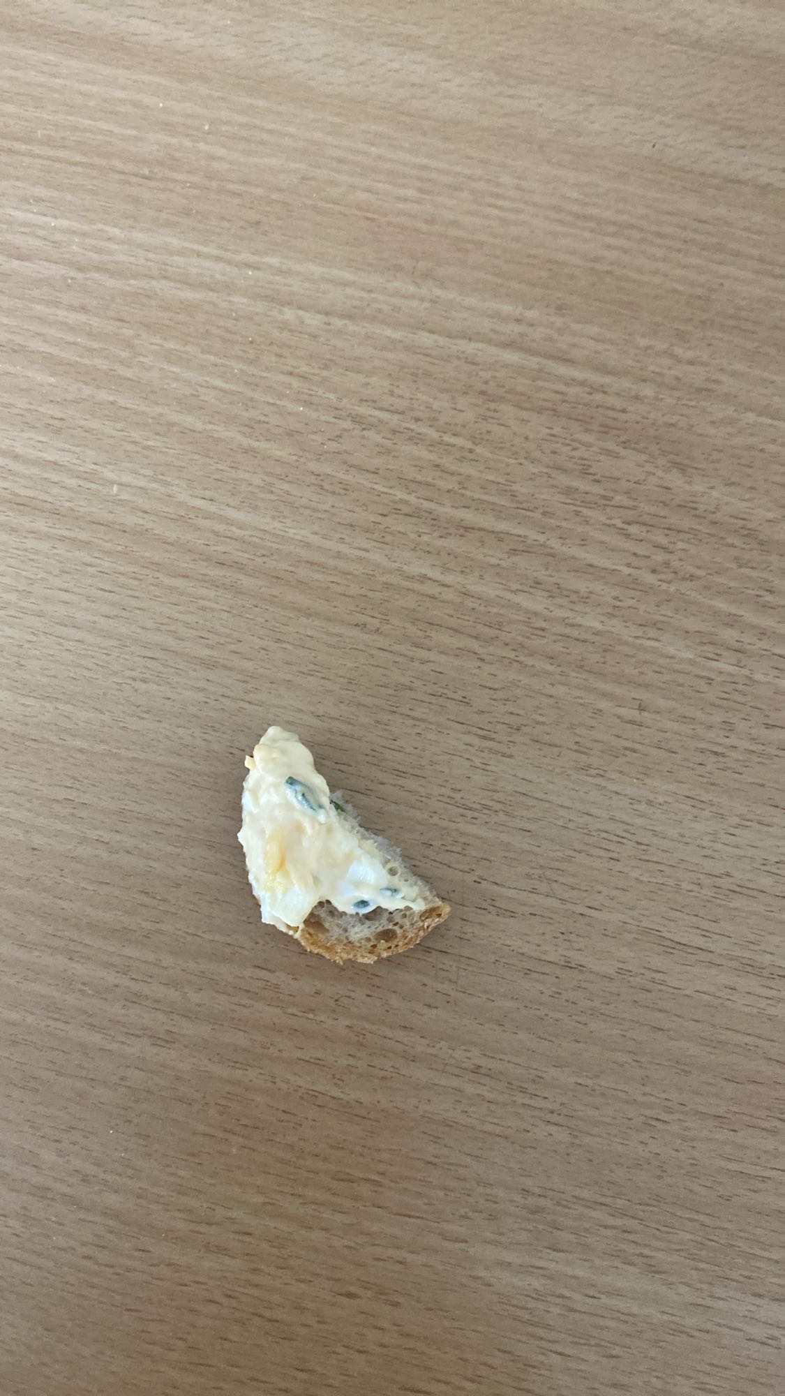 Kęs pieczywa z serem