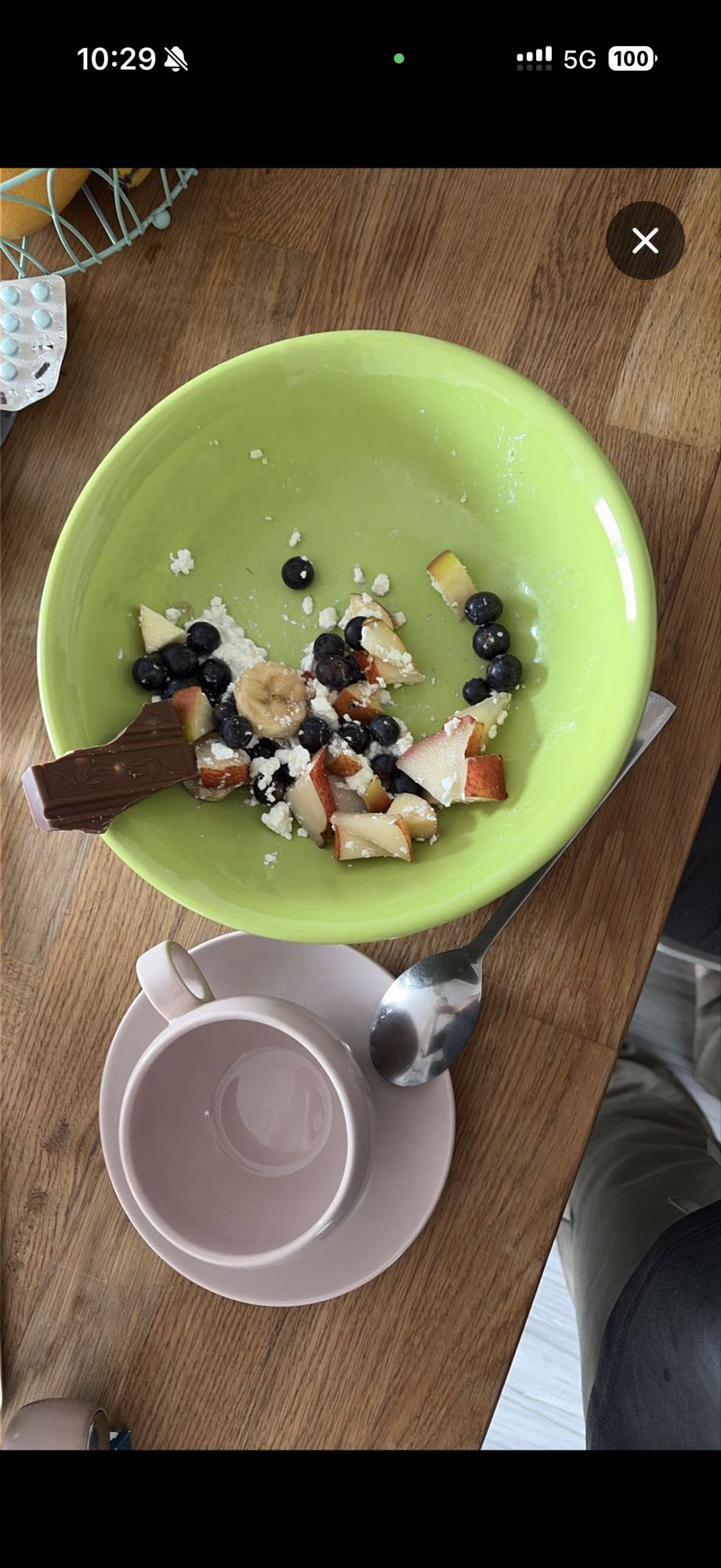 Творог с фруктами