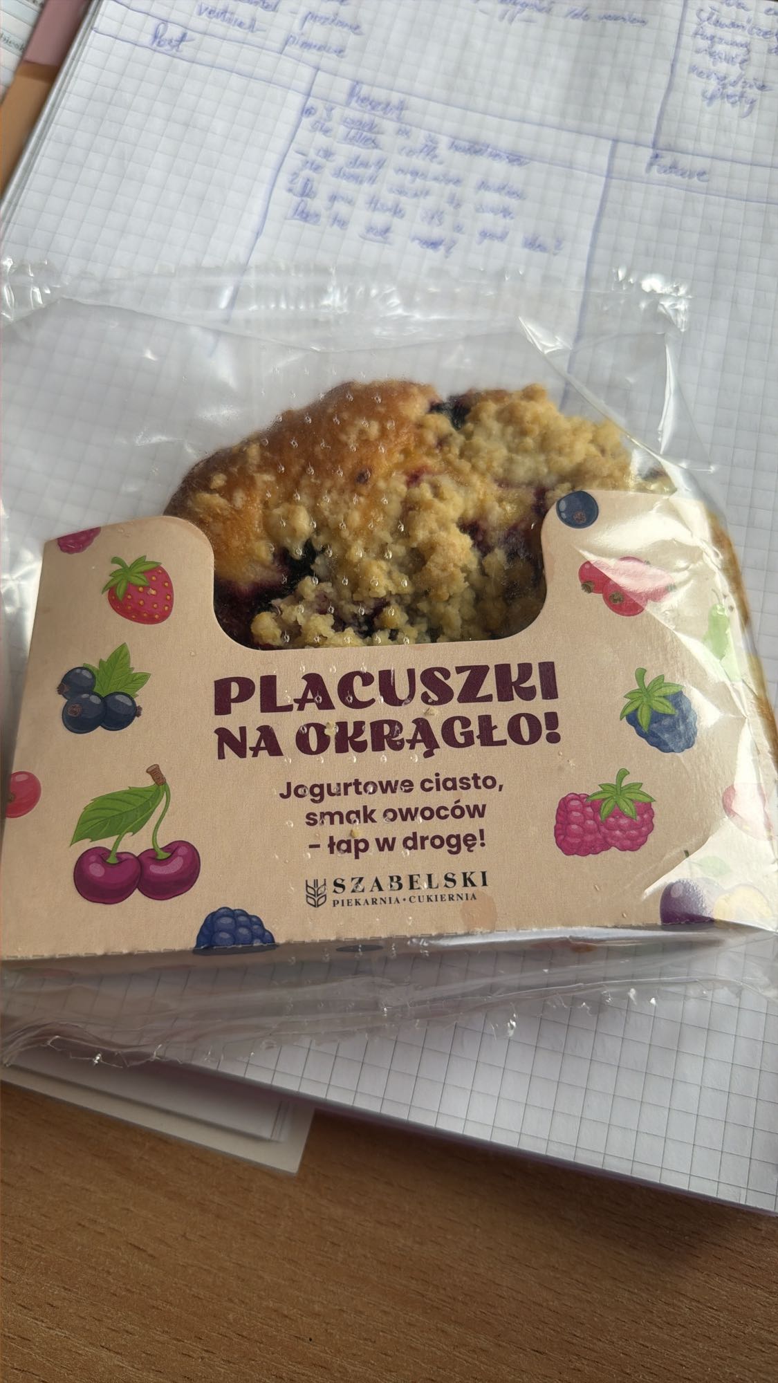 Placek jogurtowy z owocami