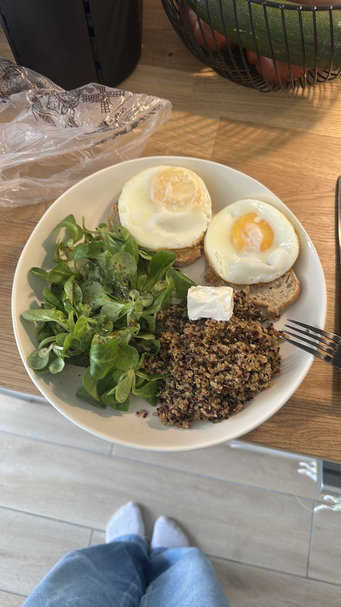 Assiette quinoa et œufs