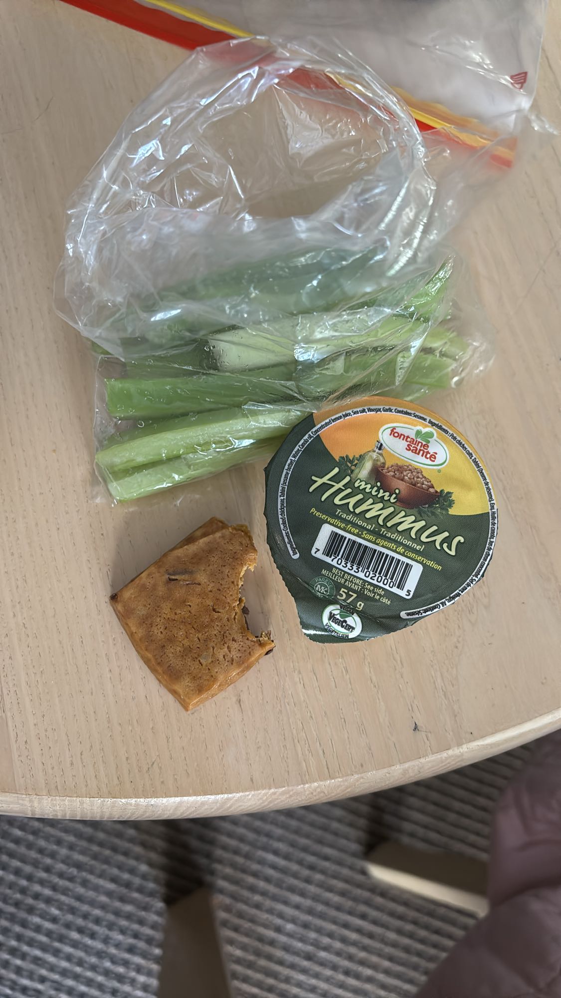 Houmous et céleri