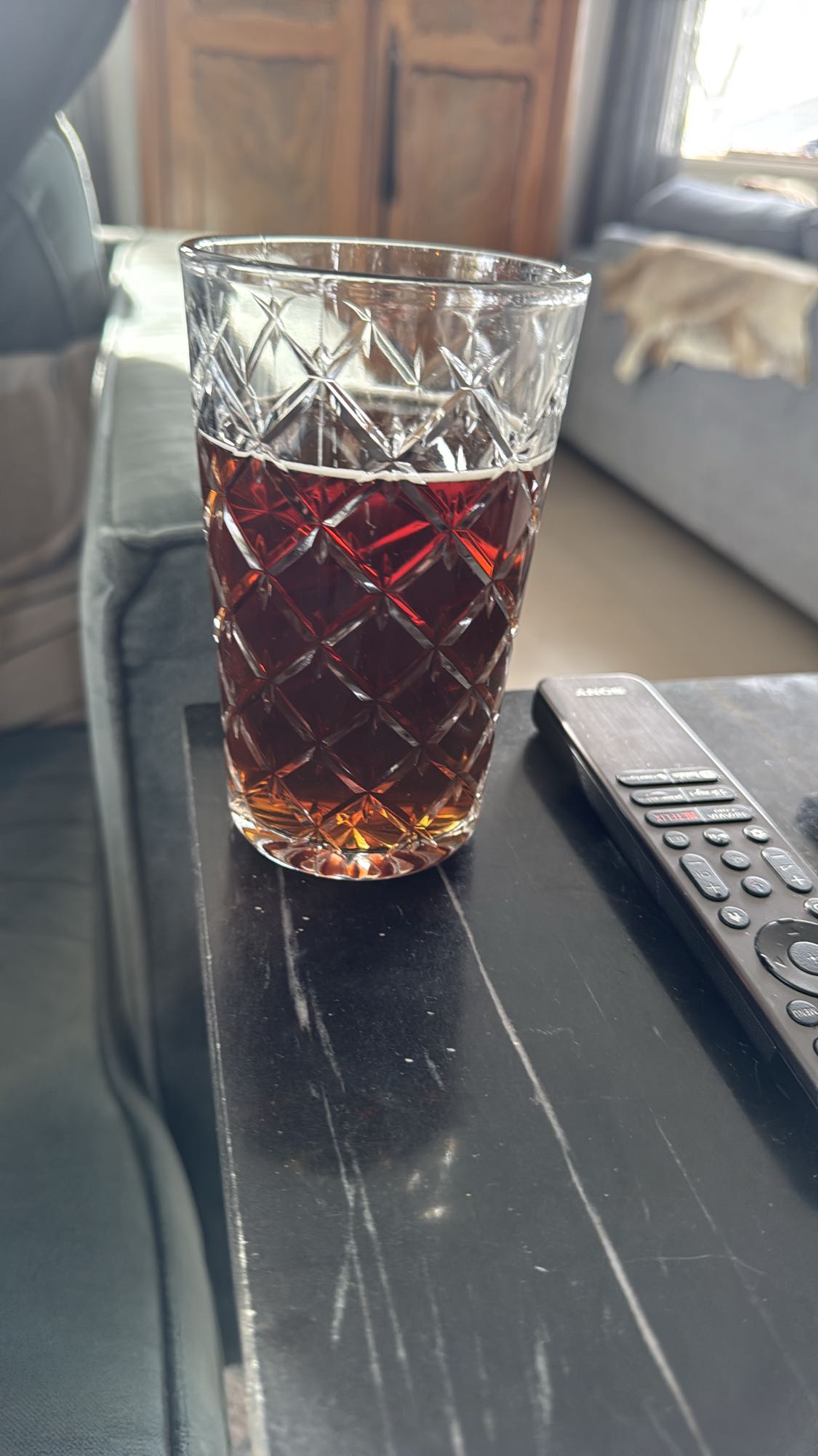 Glas rode limonade