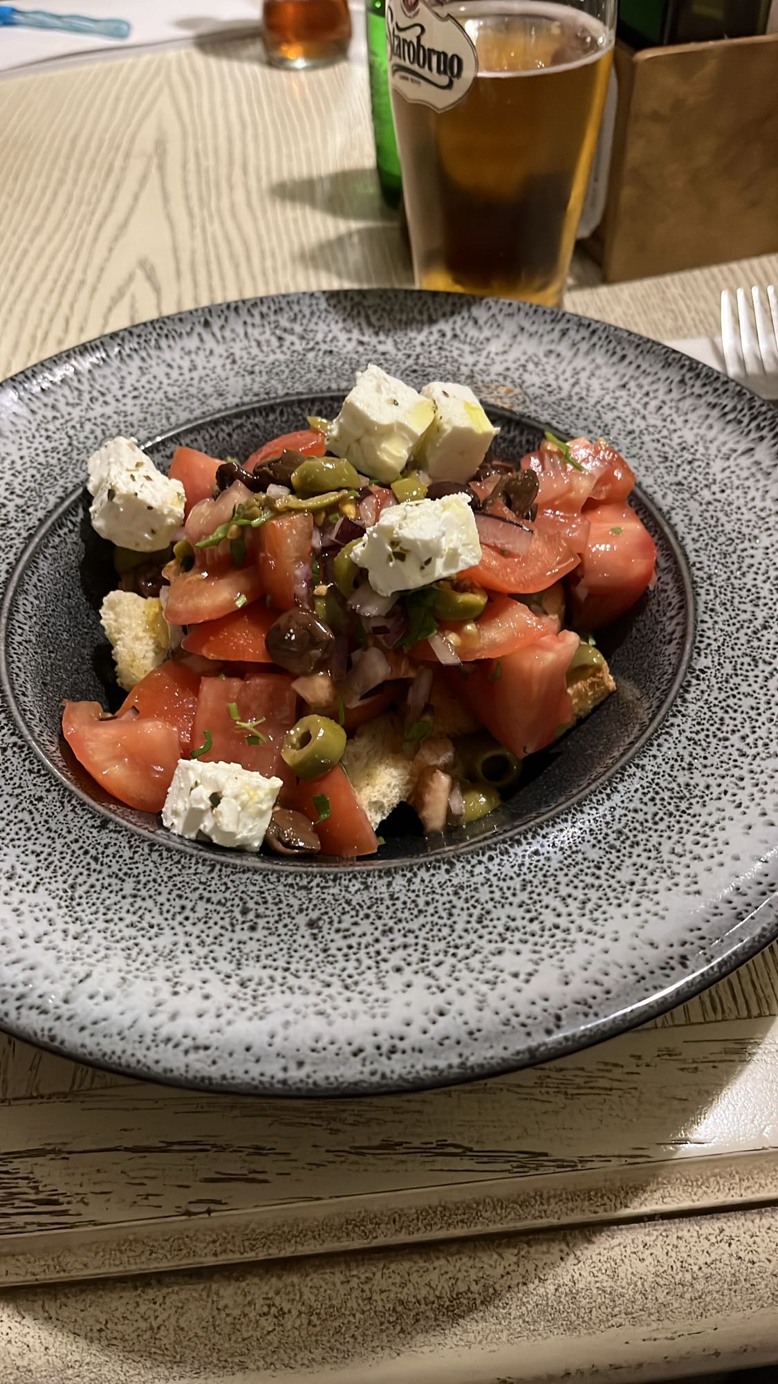 Гръцка салата с хляб