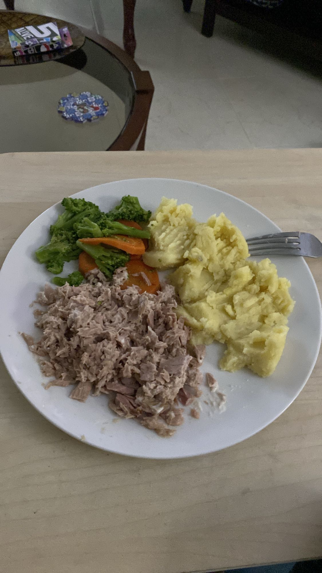 atun con pure y verduras
