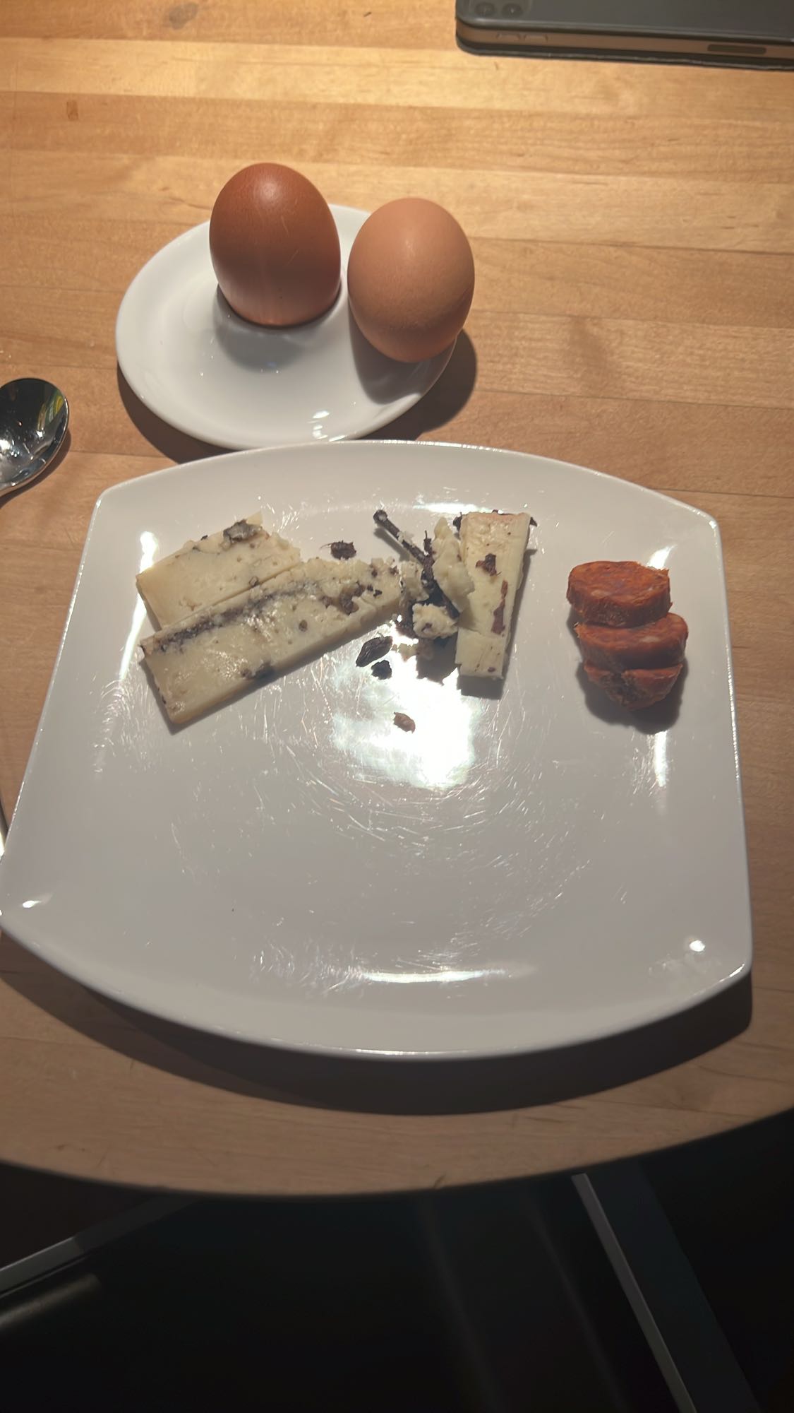 Eier mit Käse und Chorizo