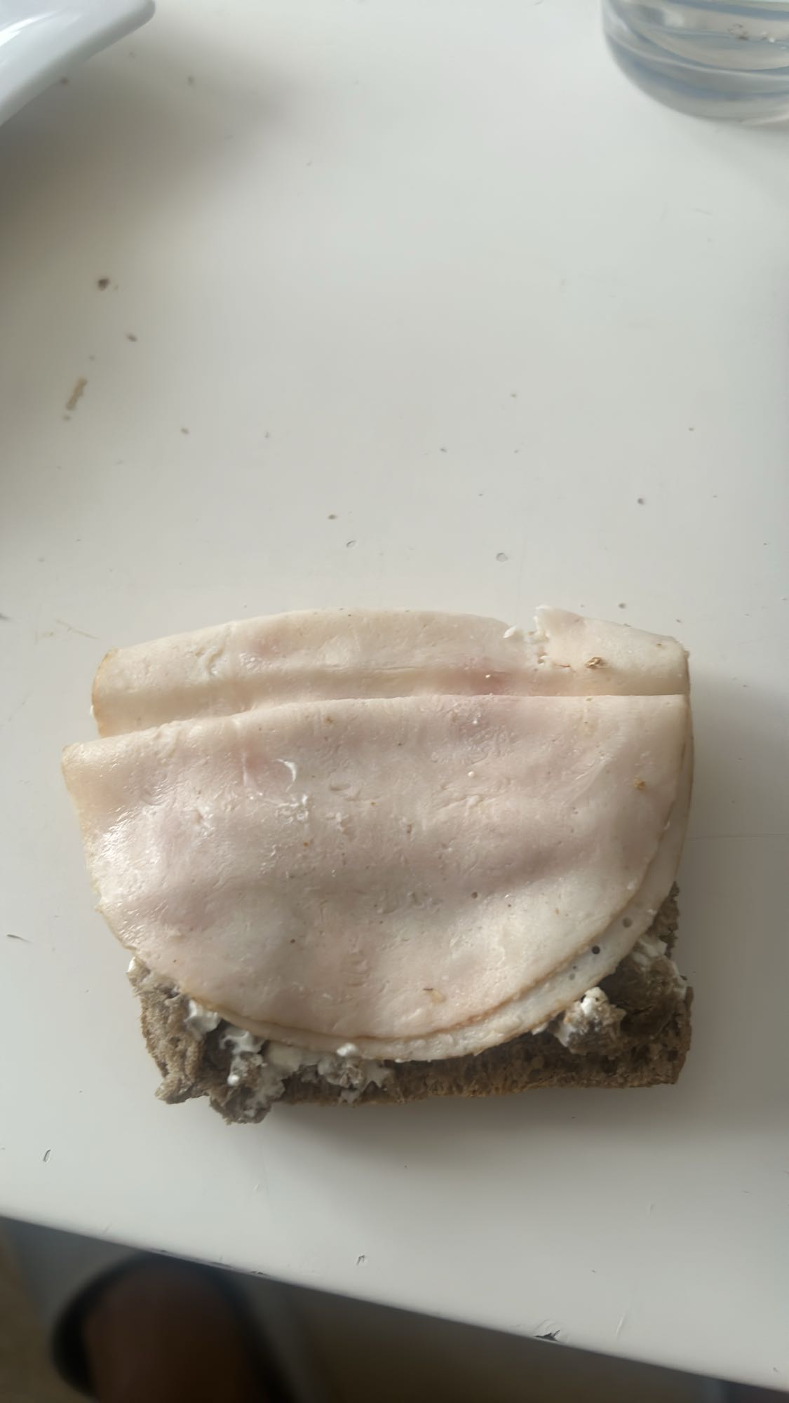 Brot mit Putenaufschnitt