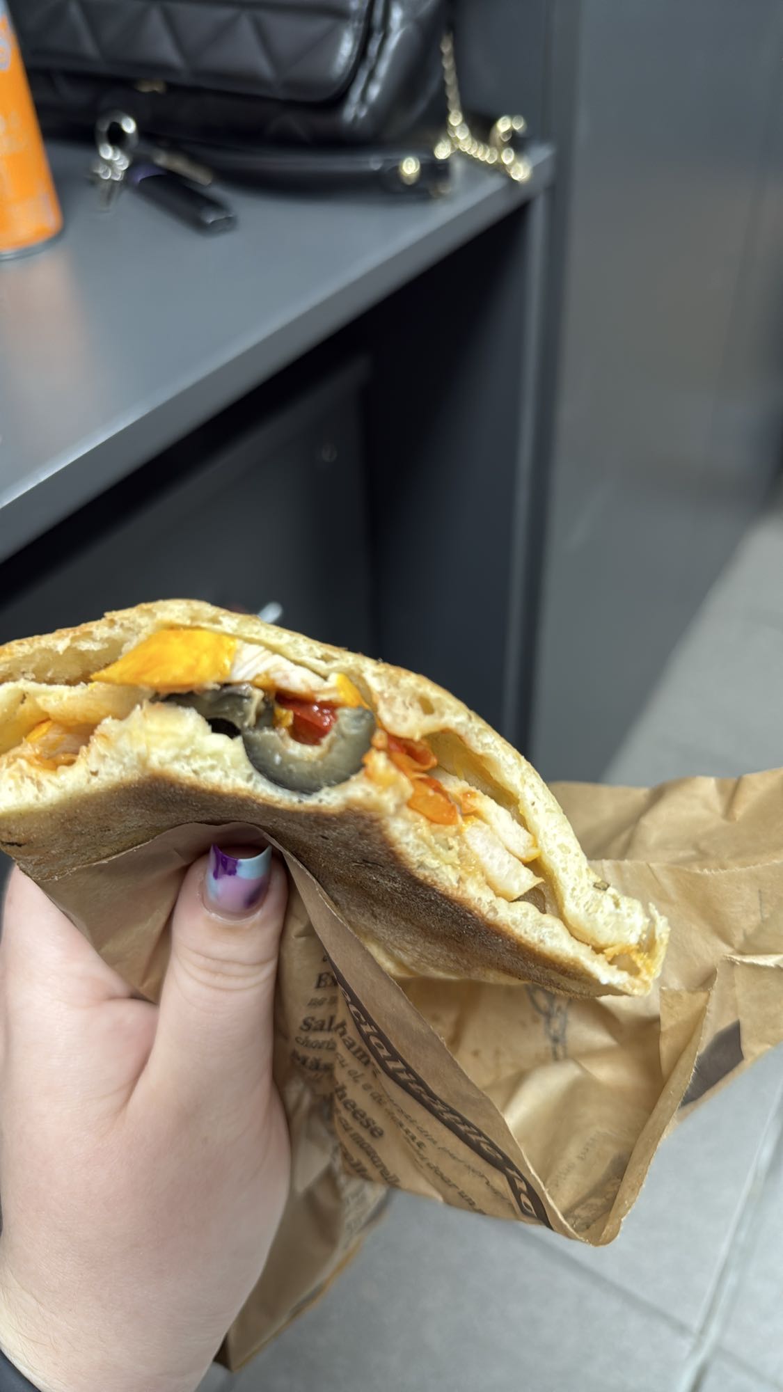 Sandviș pita cu pui