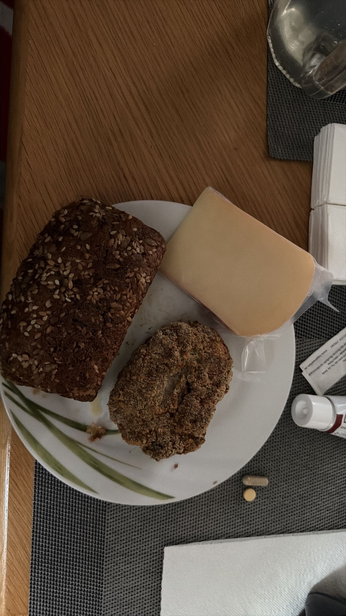 Käsebrot mit Frikadelle