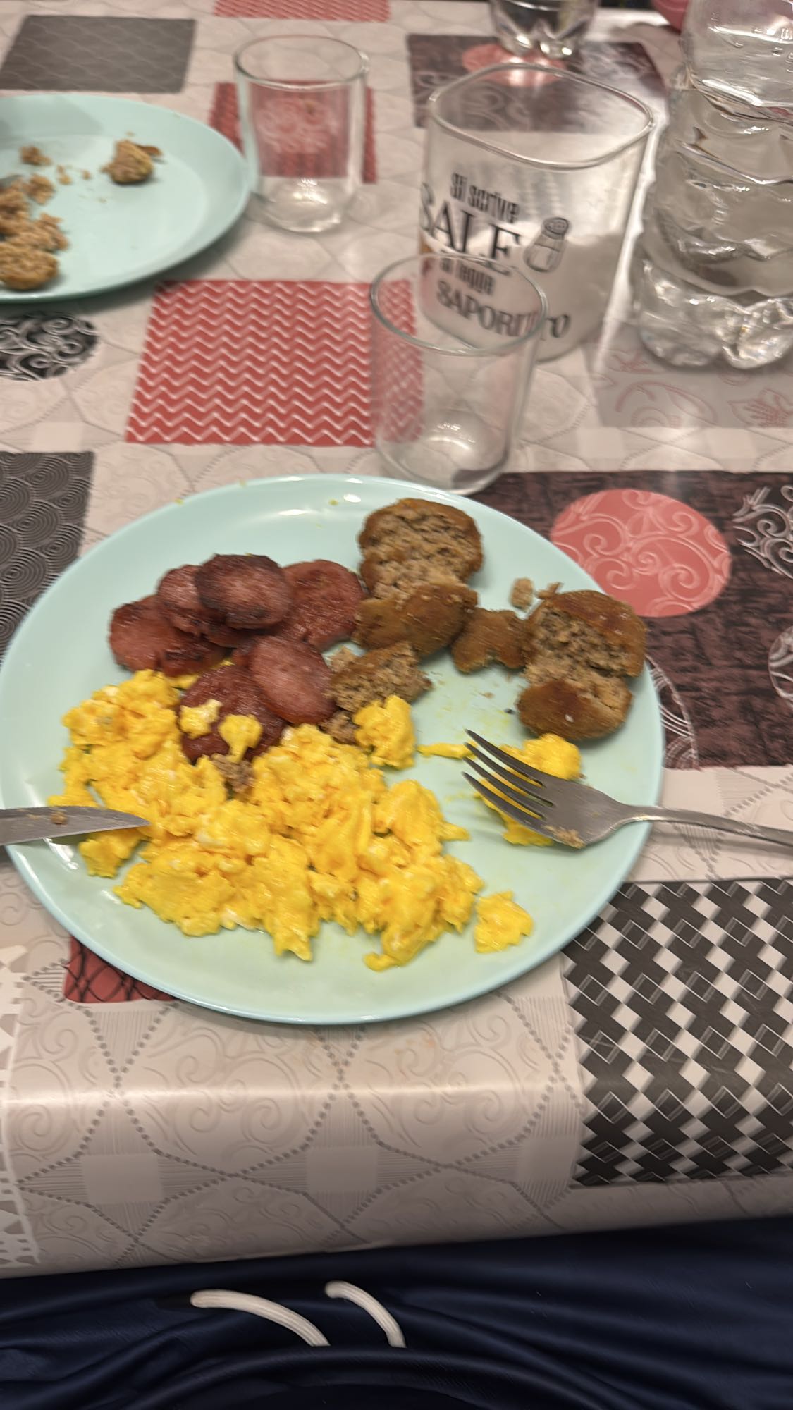 Uova salsiccia e polpette