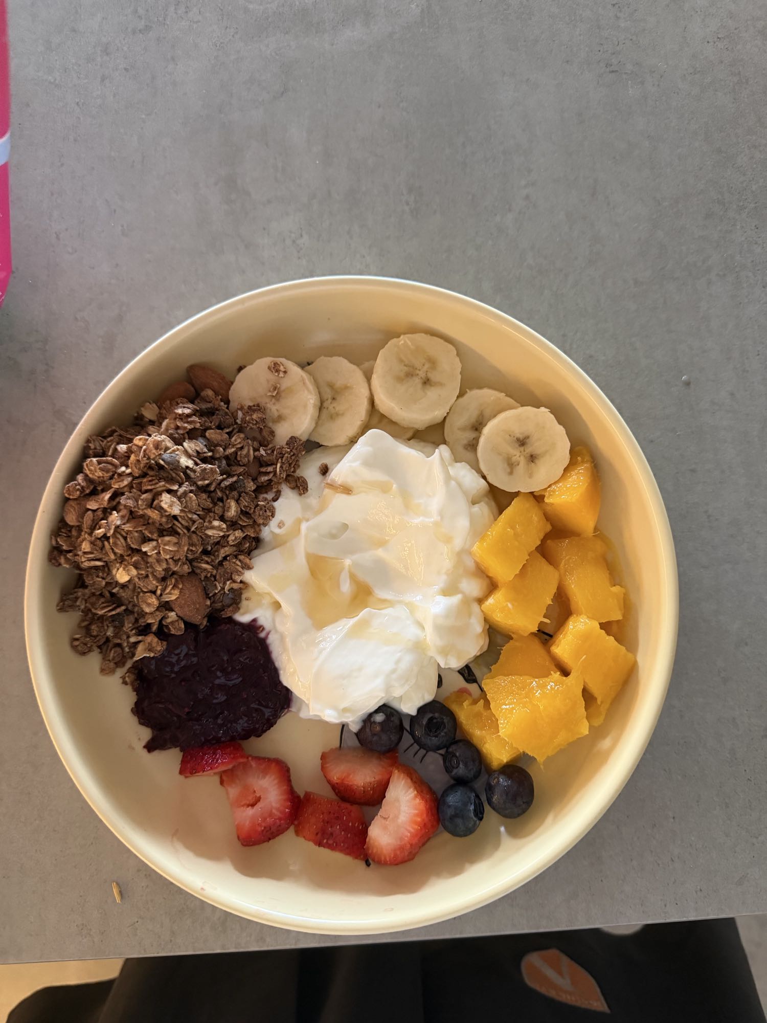 bol de yogur con frutas