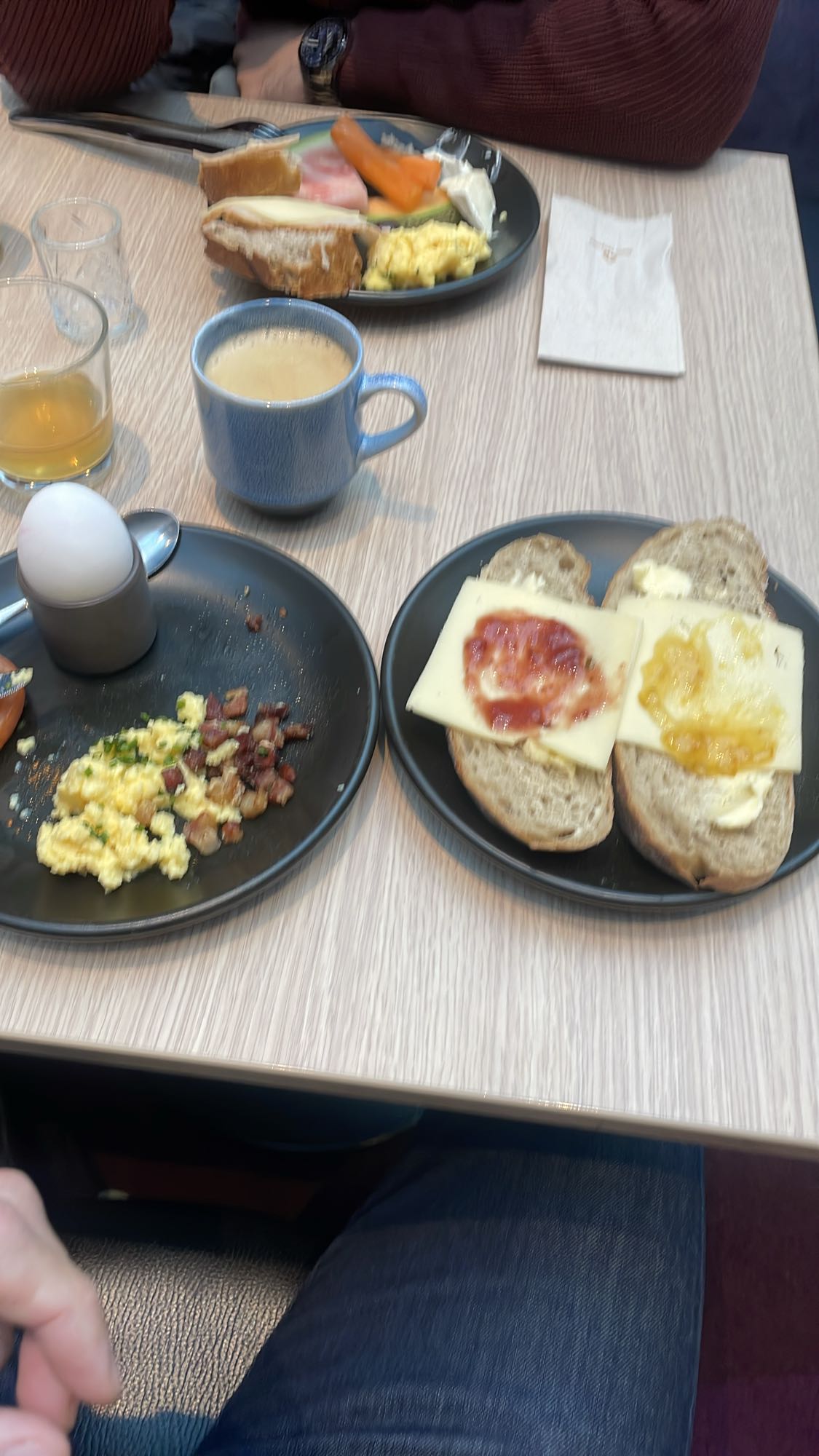 Frukost med smörgåsar