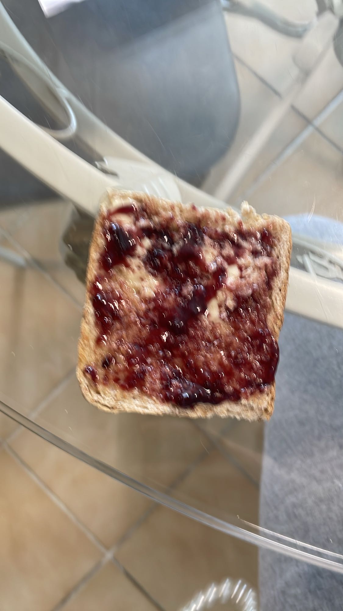 Tartine à la confiture