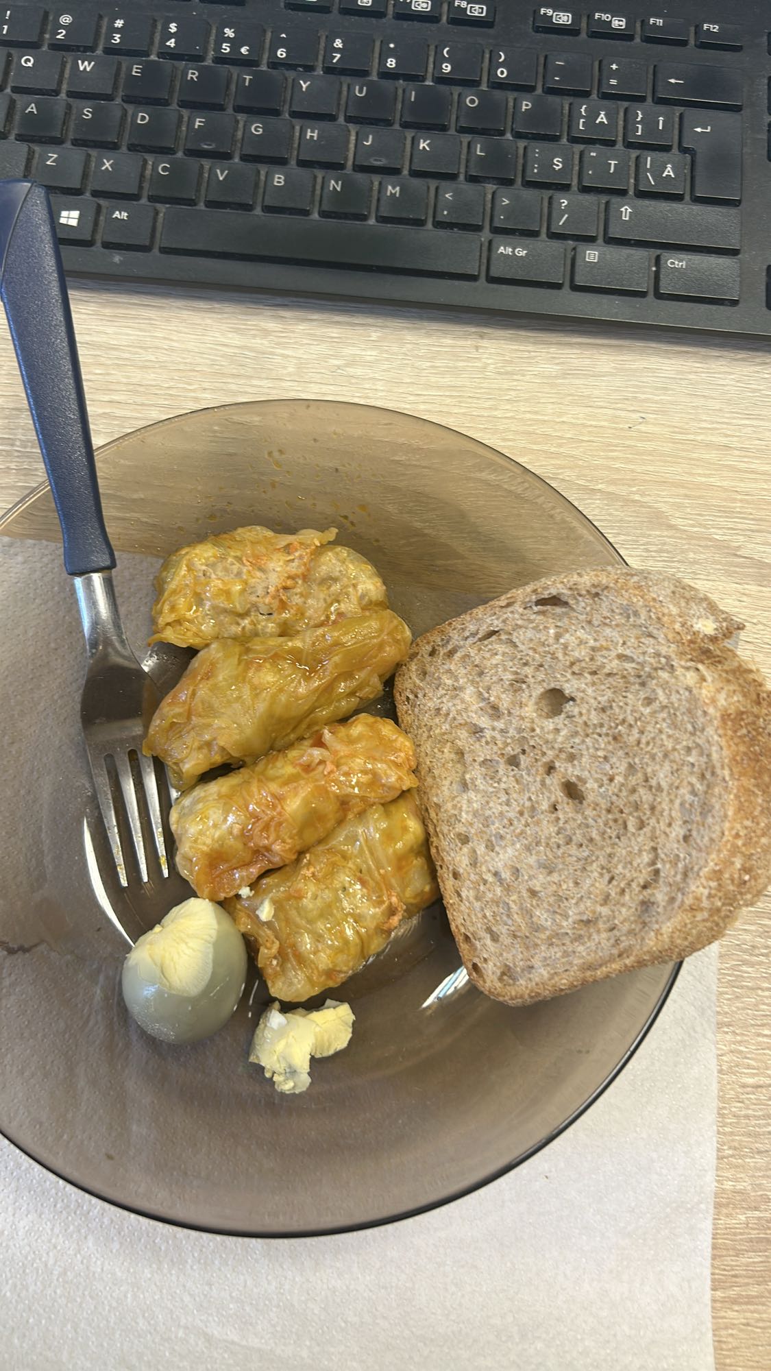 Sarmale cu pâine și ou