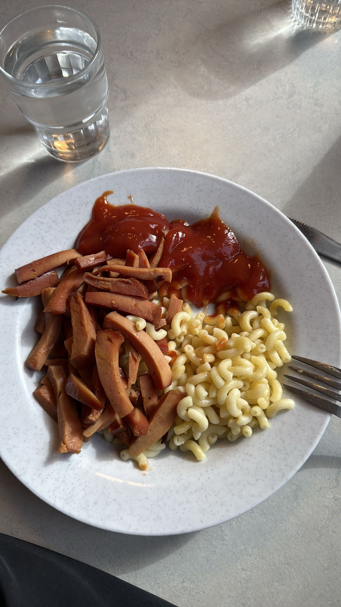 Makaron med korv